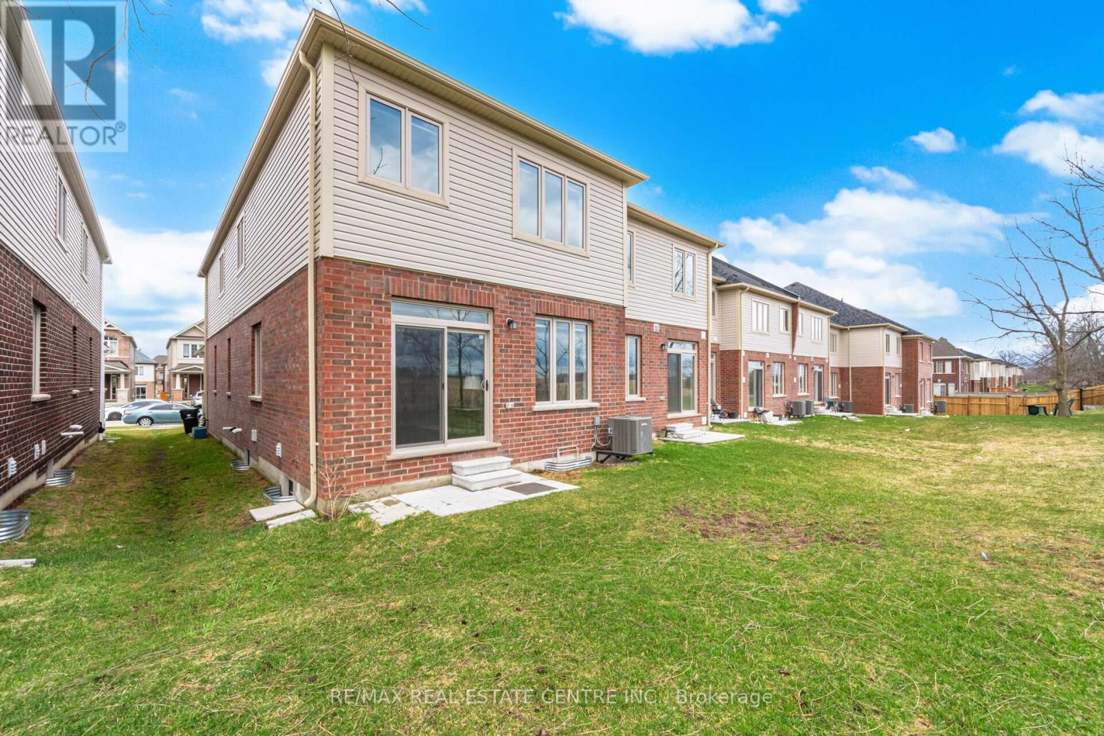 212 Broadacre Drive, Kitchener, Ontario  N2R 0S6 - Photo 35 - X12999872