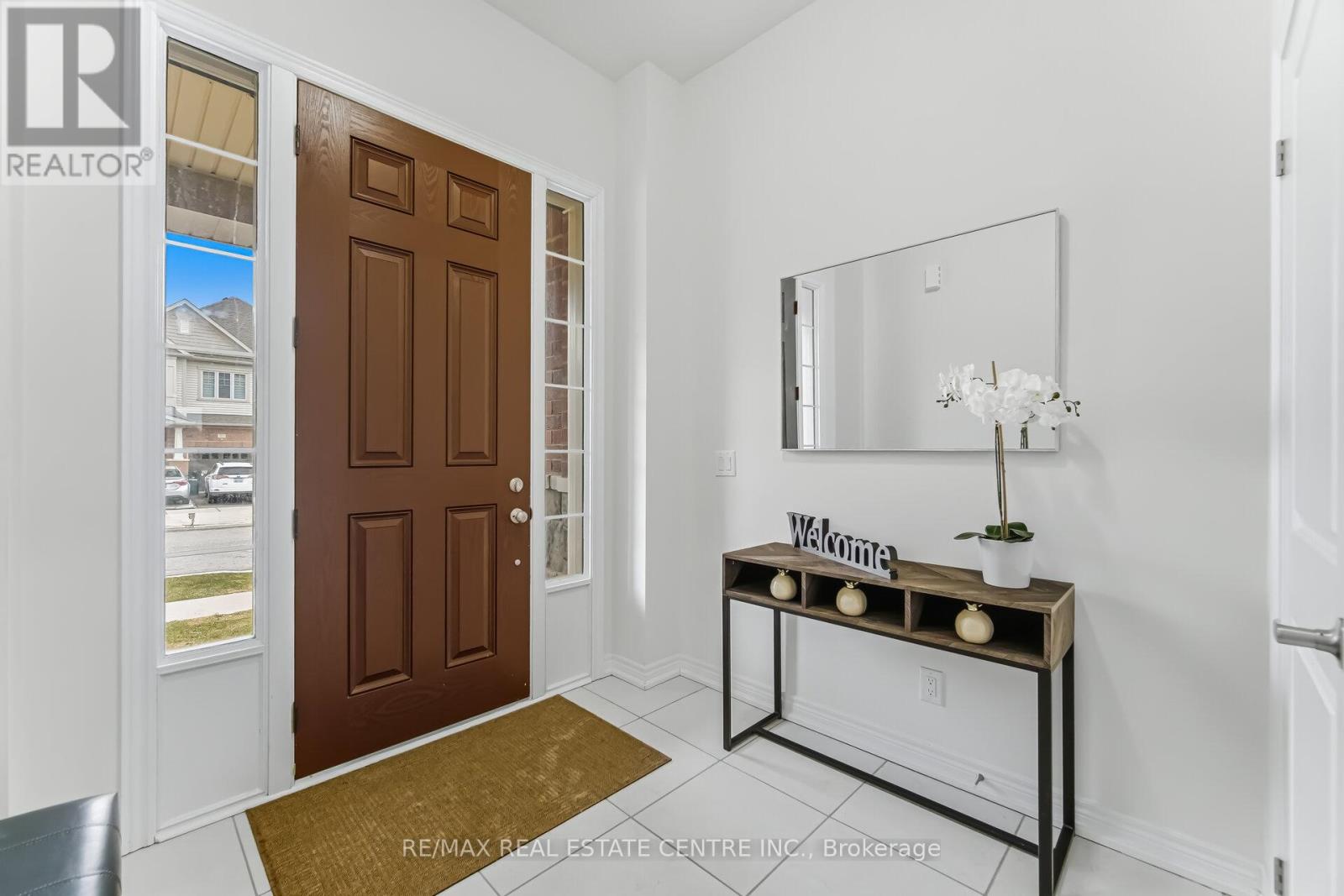 212 Broadacre Drive, Kitchener, Ontario  N2R 0S6 - Photo 4 - X12999872