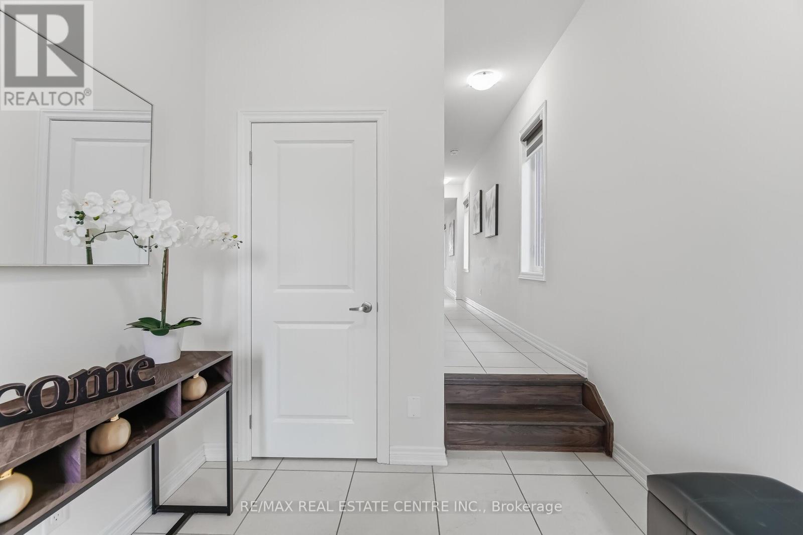 212 Broadacre Drive, Kitchener, Ontario  N2R 0S6 - Photo 5 - X12999872