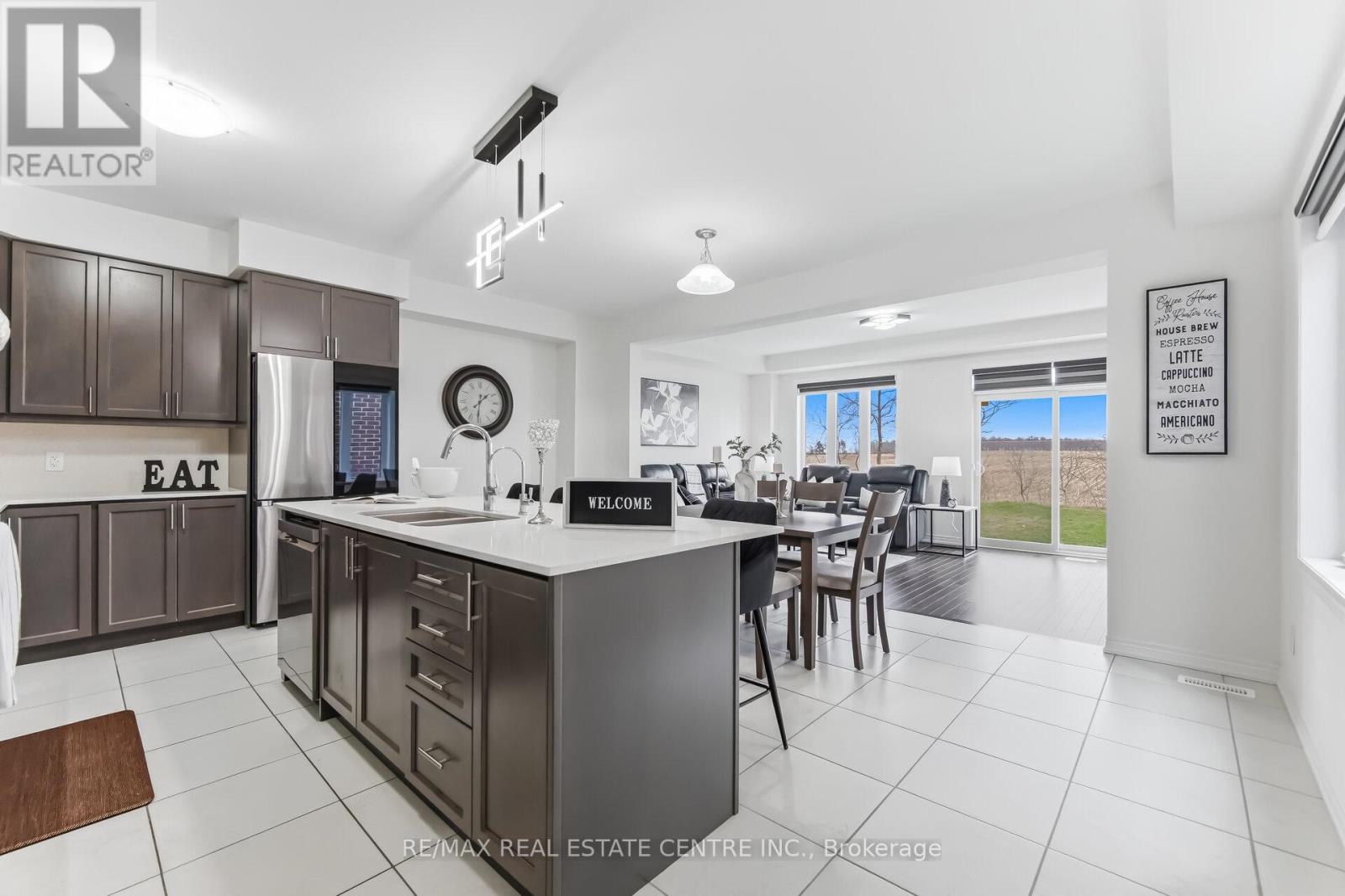 212 Broadacre Drive, Kitchener, Ontario  N2R 0S6 - Photo 6 - X12999872