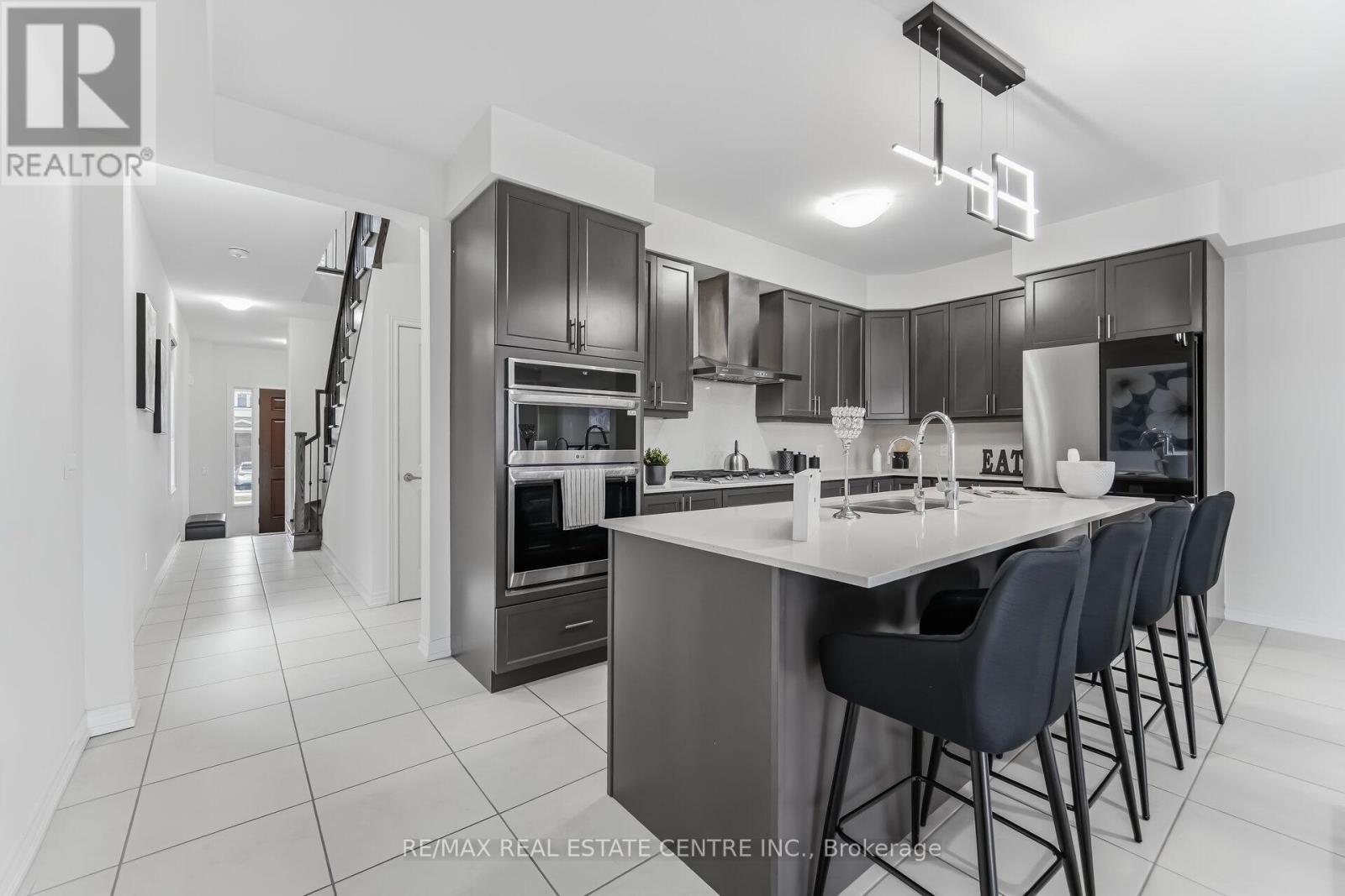 212 Broadacre Drive, Kitchener, Ontario  N2R 0S6 - Photo 7 - X12999872