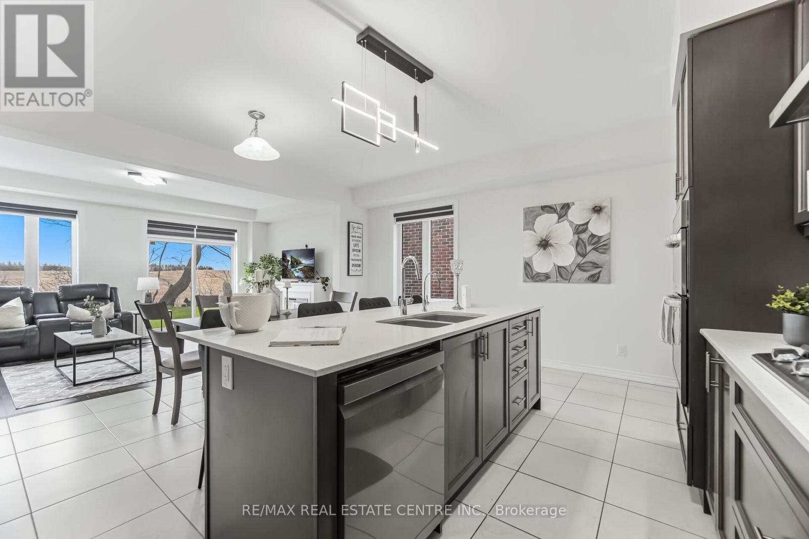 212 Broadacre Drive, Kitchener, Ontario  N2R 0S6 - Photo 9 - X12999872