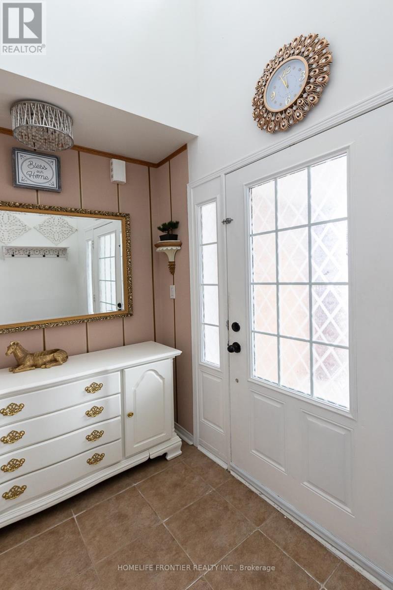 65 West Park Avenue, Bradford West Gwillimbury, Ontario  L3Z 0A7 - Photo 28 - N12998542