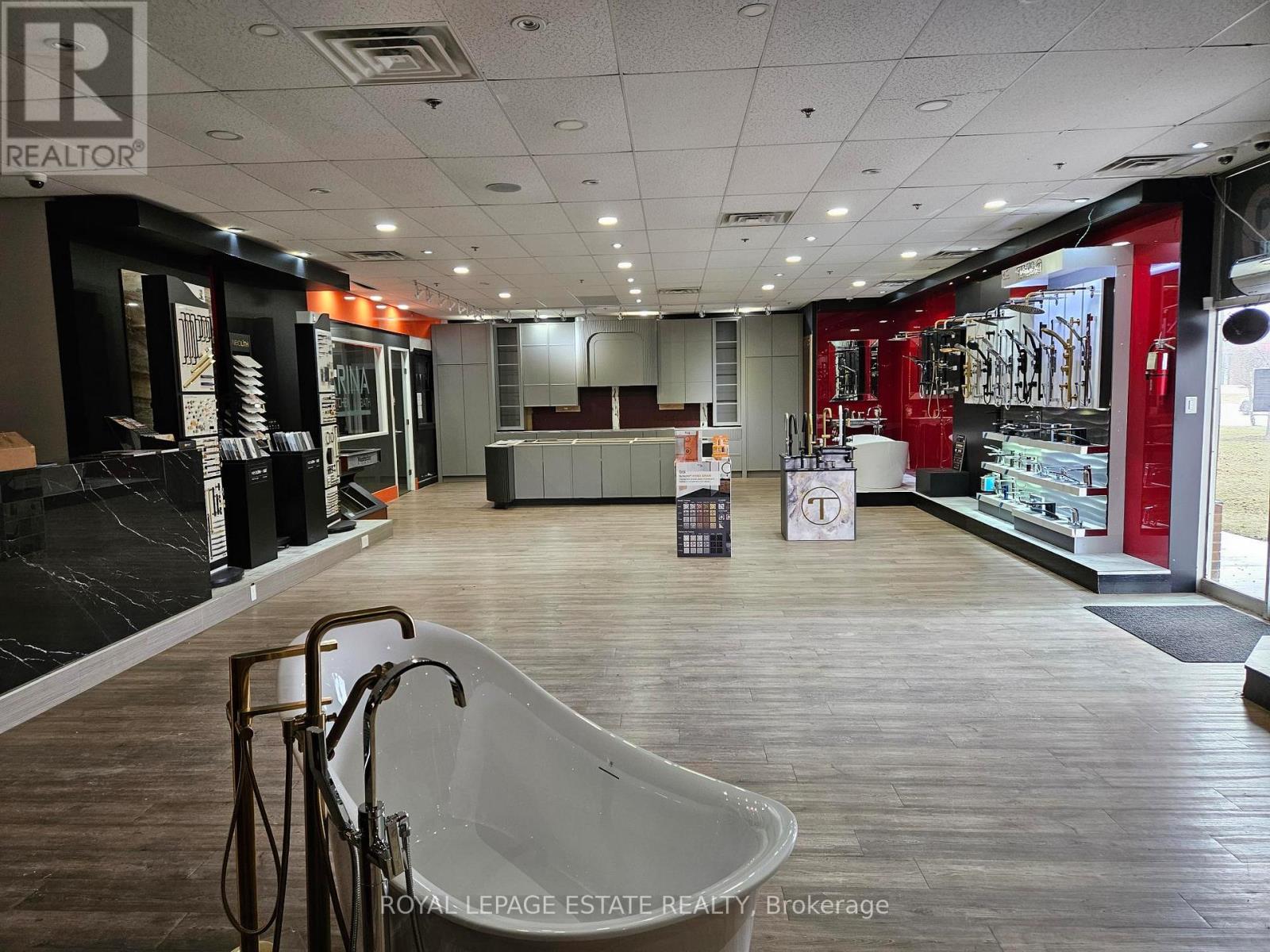 779 Alness Street, Toronto, Ontario  M3J 2H8 - Photo 3 - W12936892