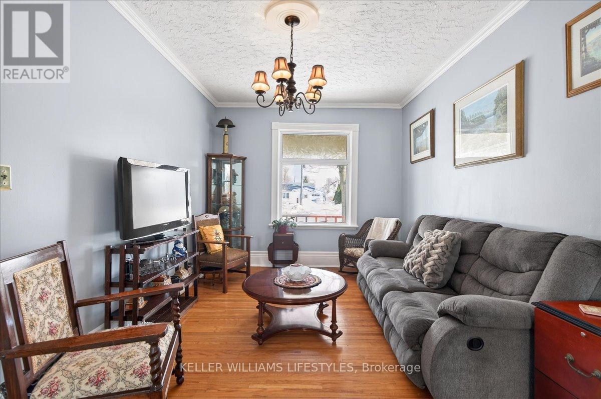 54 Main Street S, Lambton Shores, Ontario  N0N 1J0 - Photo 6 - X12945674