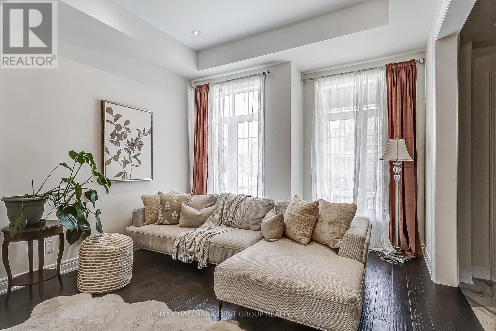 16 Beaverdams Drive, Whitby, Ontario  L1P 0C4 - Photo 5 - E13000114