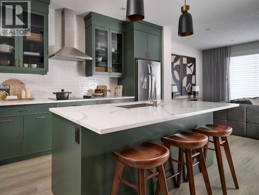 124 Royston Gardens Nw, Calgary, Alberta  T3L 0P1 - Photo 2 - A2301529