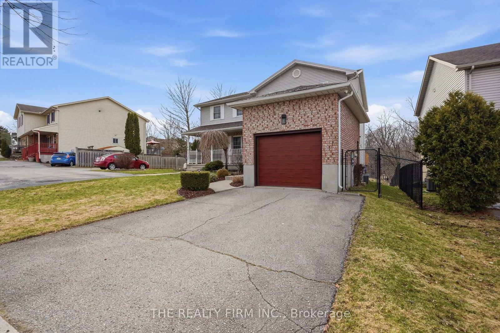 815 Deveron Crescent, London South, Ontario  N5Z 5B4 - Photo 2 - X12999986