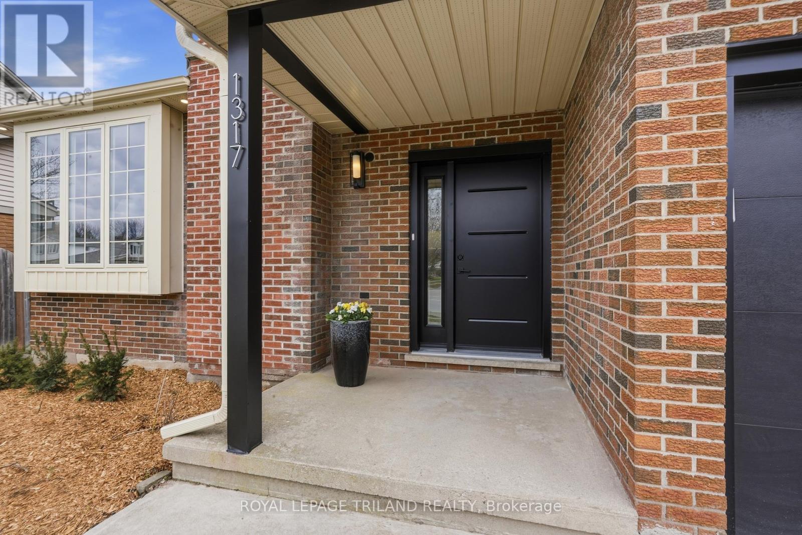 1317 Hastings Drive, London North, Ontario  N5X 2J1 - Photo 3 - X13000130