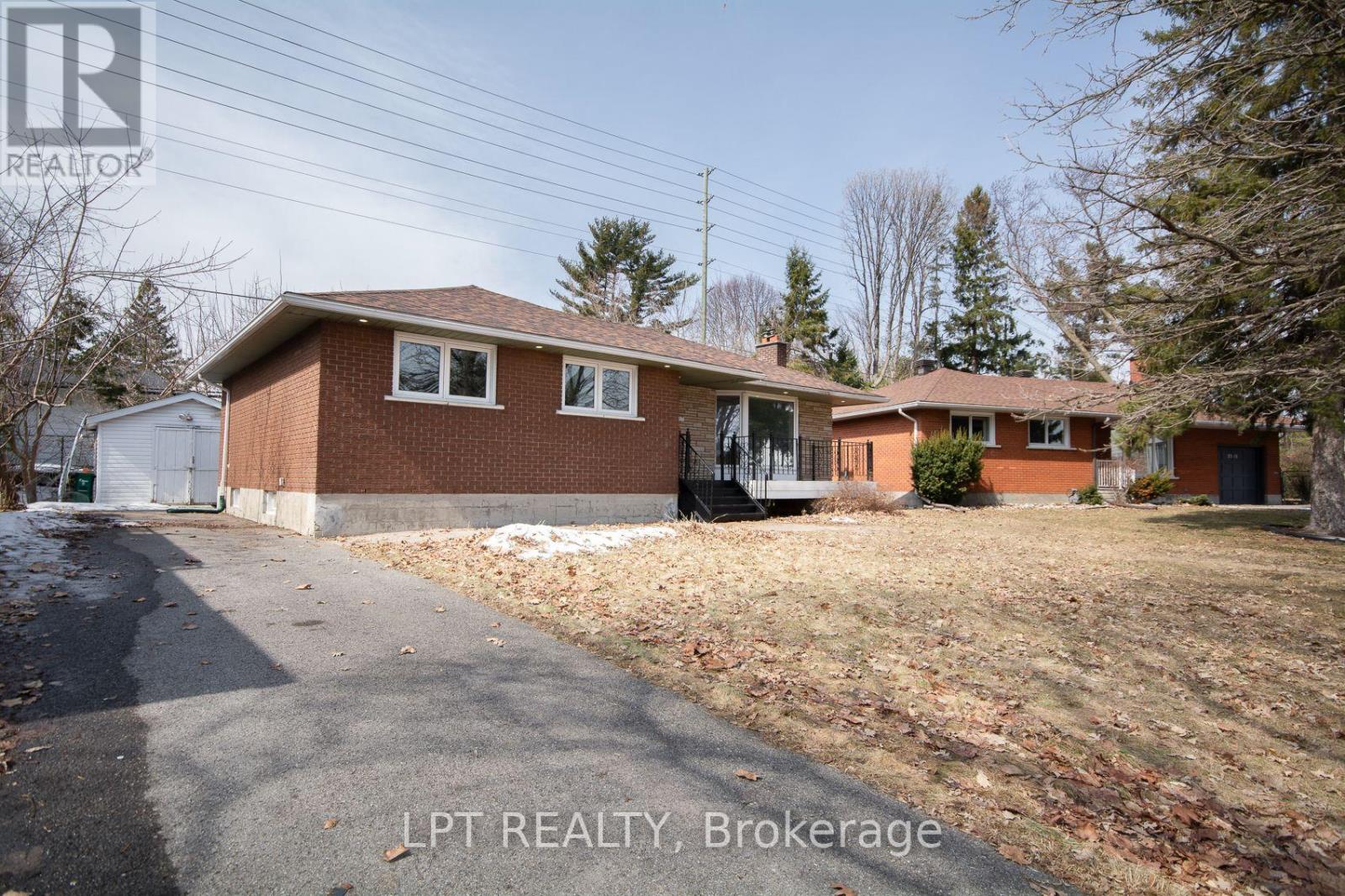 2317 Elmira Drive, Ottawa, Ontario K2C 1H3 - Photo 4 - X13000046