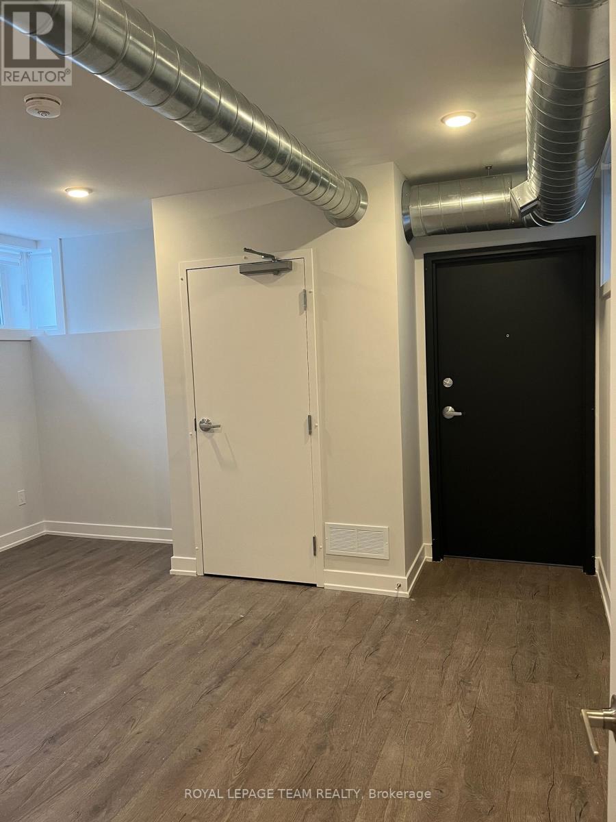 149 Willow Street, Ottawa, Ontario  K1R 6W2 - Photo 12 - X13000054