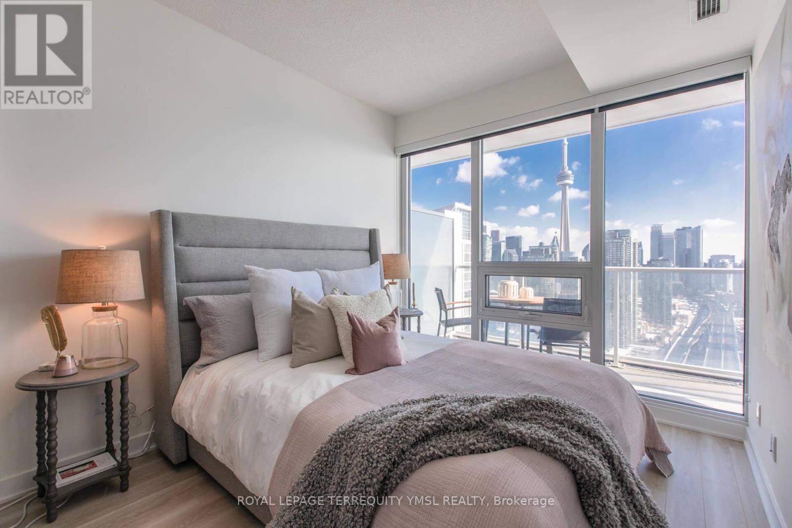 1711 - 17 Bathurst Street, Toronto, Ontario  M5V 0N1 - Photo 13 - C12995418