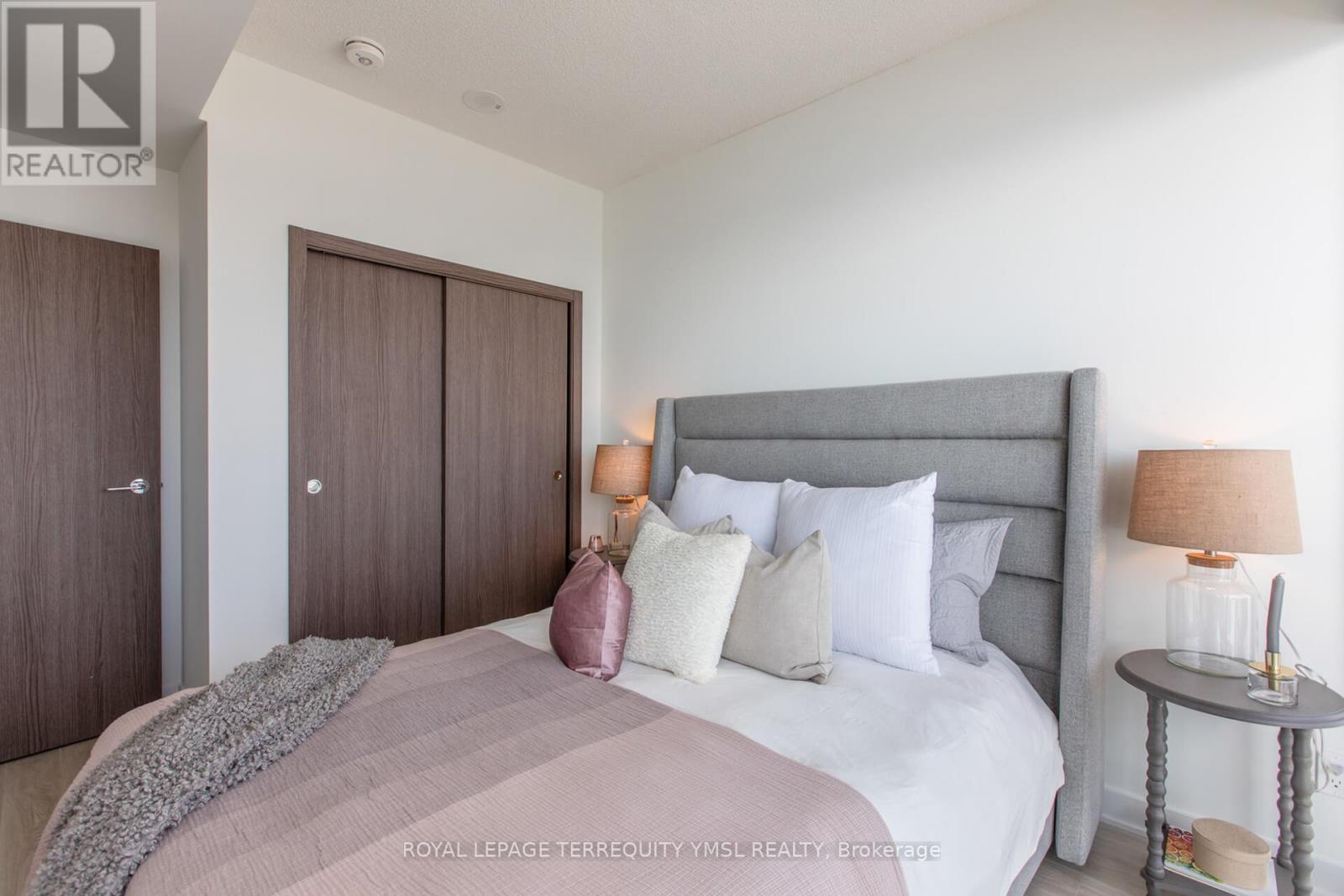 1711 - 17 Bathurst Street, Toronto, Ontario  M5V 0N1 - Photo 14 - C12995418