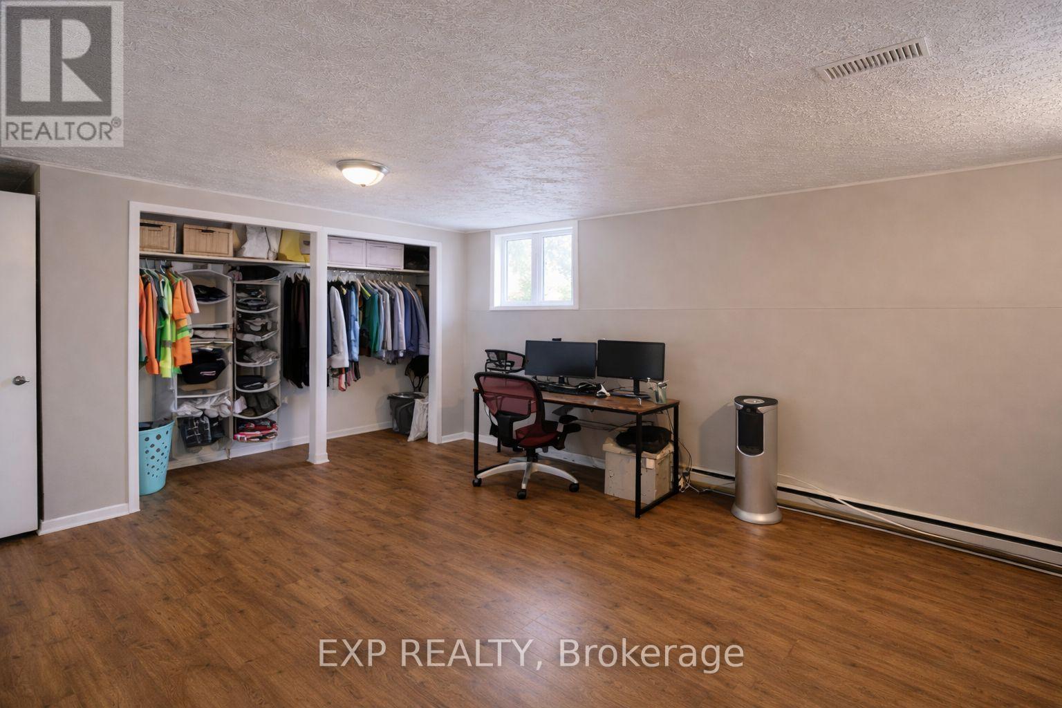 B - 898 Belvedere Avenue, Clarence-Rockland, Ontario K4K 1H1 - Photo 5 - X12926316