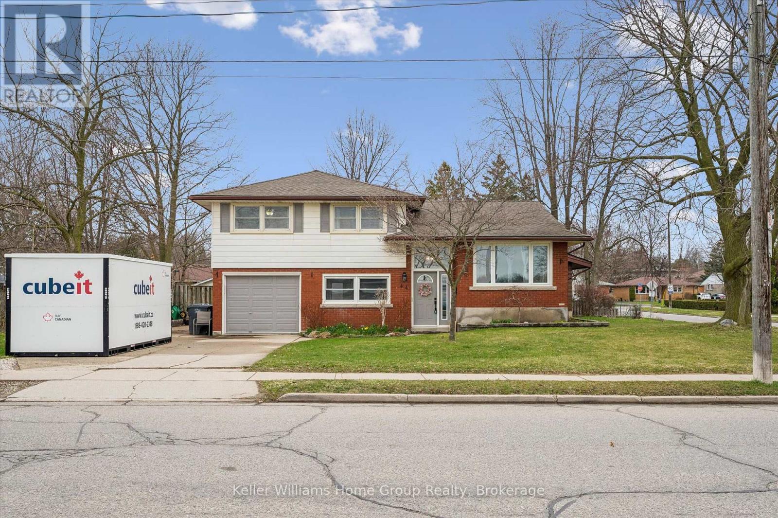 44 Meyer Drive, Guelph, Ontario  N1E 4H2 - Photo 2 - X13000176