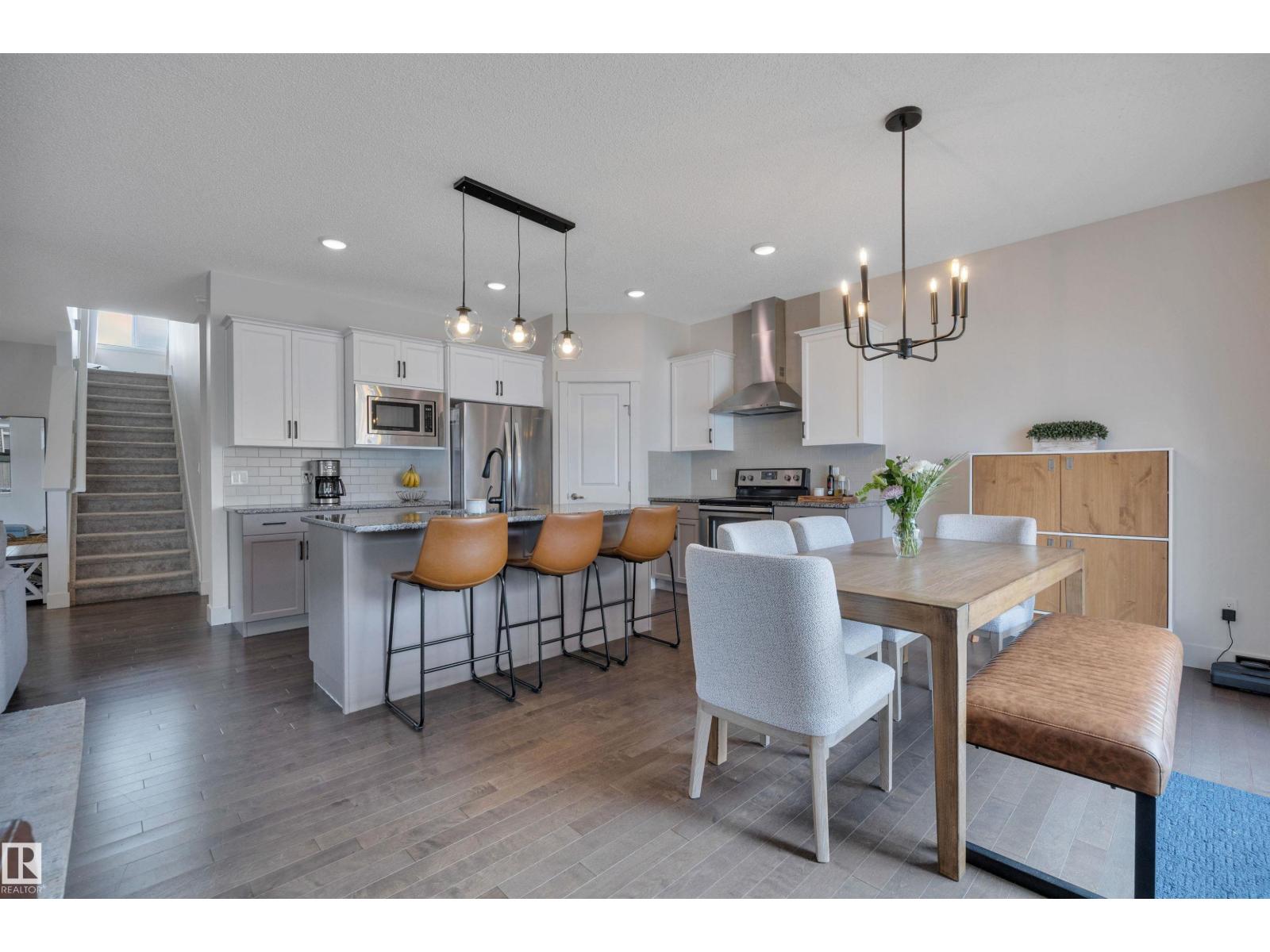 8945 24 Av Sw, Edmonton, Alberta  T6X 2C2 - Photo 2 - E4482294