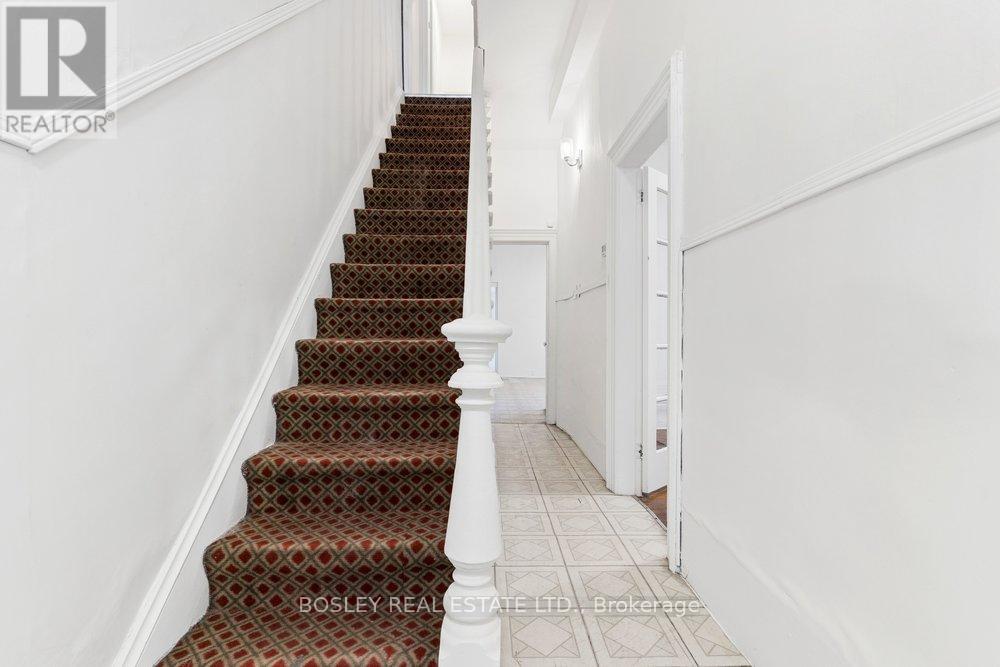 221 Beverley Street, Toronto, Ontario  M5T 1Z4 - Photo 17 - C13000004