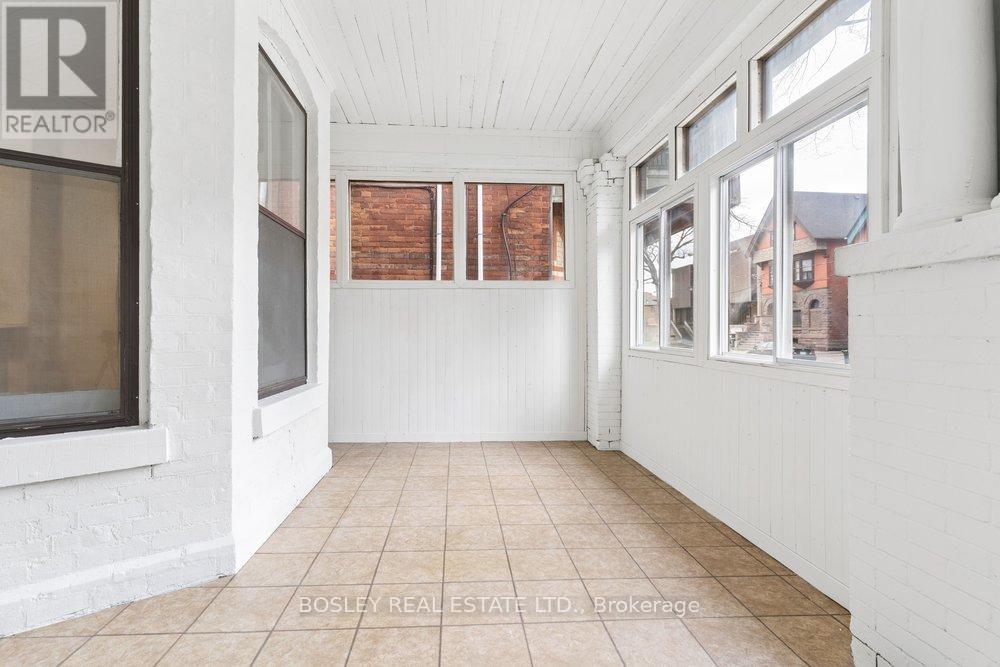 221 Beverley Street, Toronto, Ontario  M5T 1Z4 - Photo 4 - C13000004