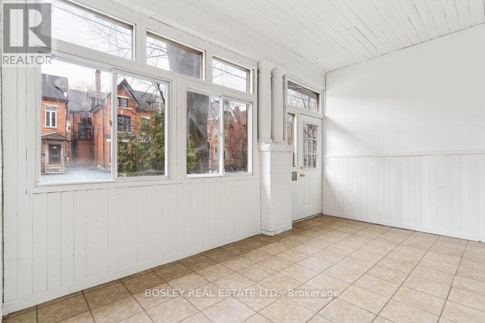 221 Beverley Street, Toronto, Ontario  M5T 1Z4 - Photo 5 - C13000004