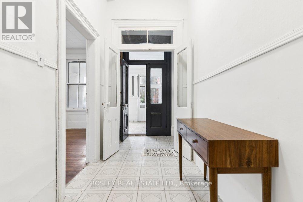 221 Beverley Street, Toronto, Ontario  M5T 1Z4 - Photo 8 - C13000004
