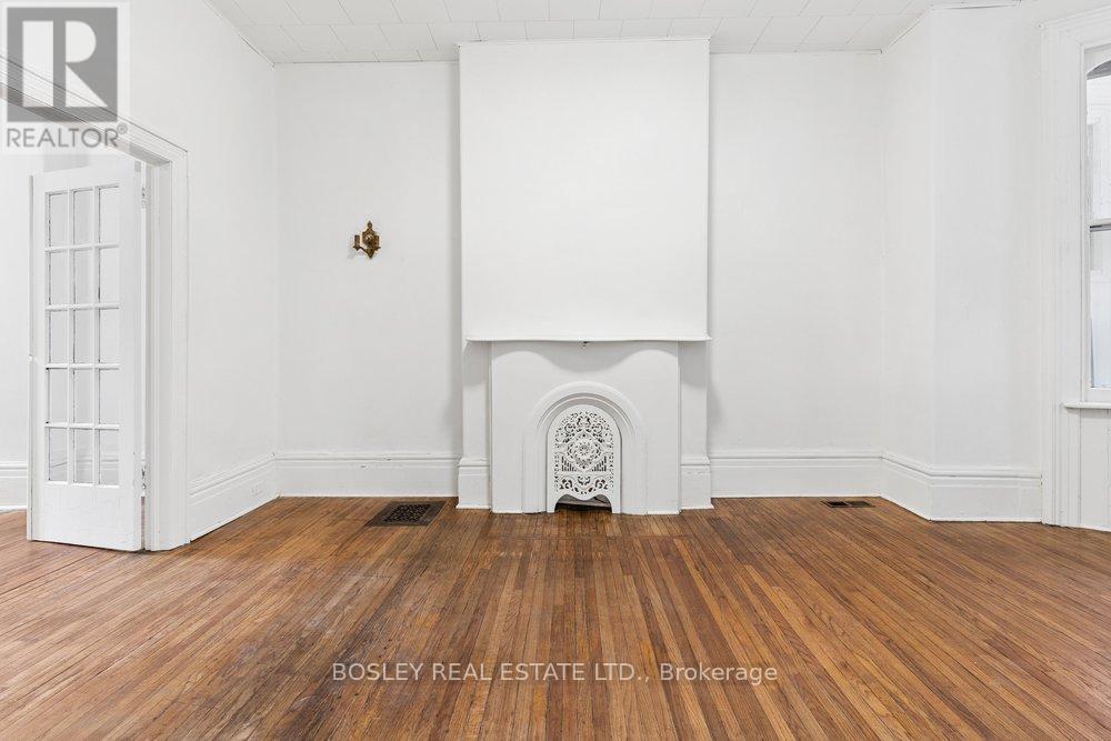 221 Beverley Street, Toronto, Ontario  M5T 1Z4 - Photo 9 - C13000004