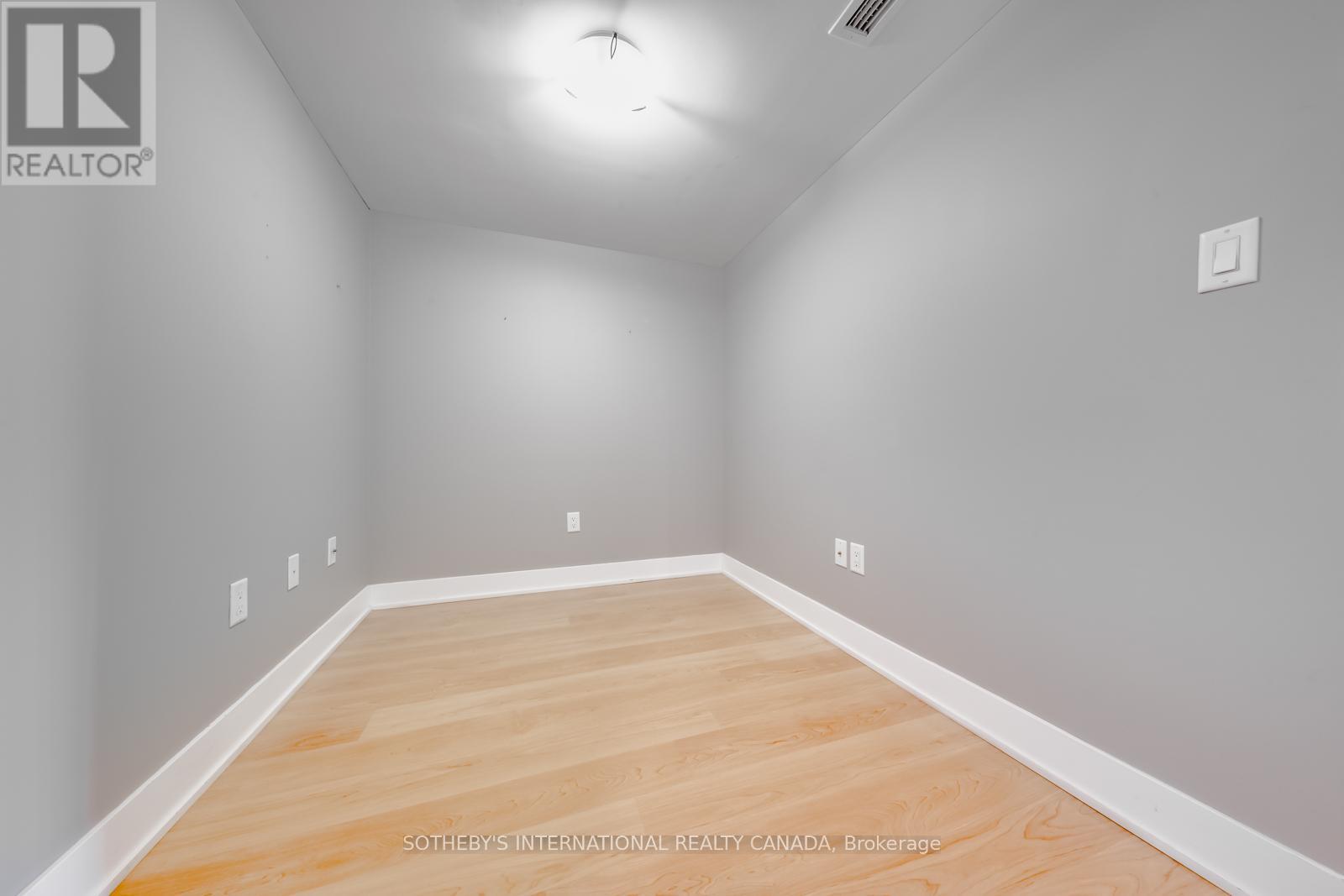 1705 - 20 Blue Jays Way, Toronto, Ontario  M5V 3W6 - Photo 22 - C13000104