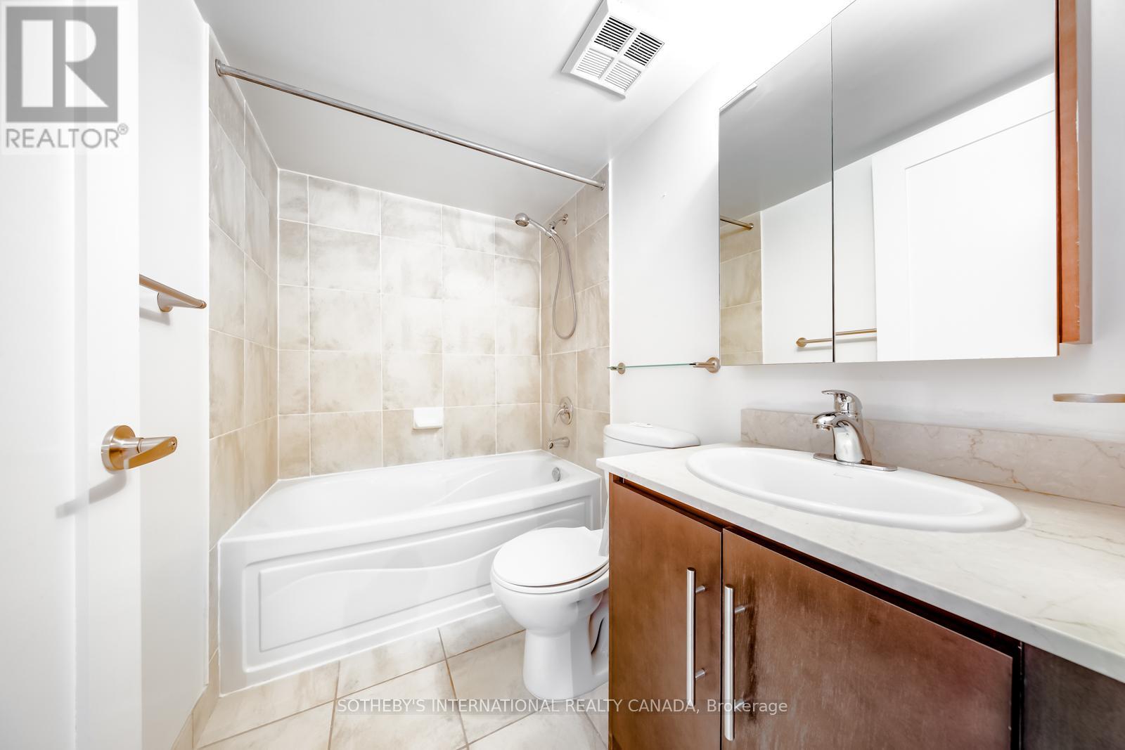 1705 - 20 Blue Jays Way, Toronto, Ontario  M5V 3W6 - Photo 28 - C13000104