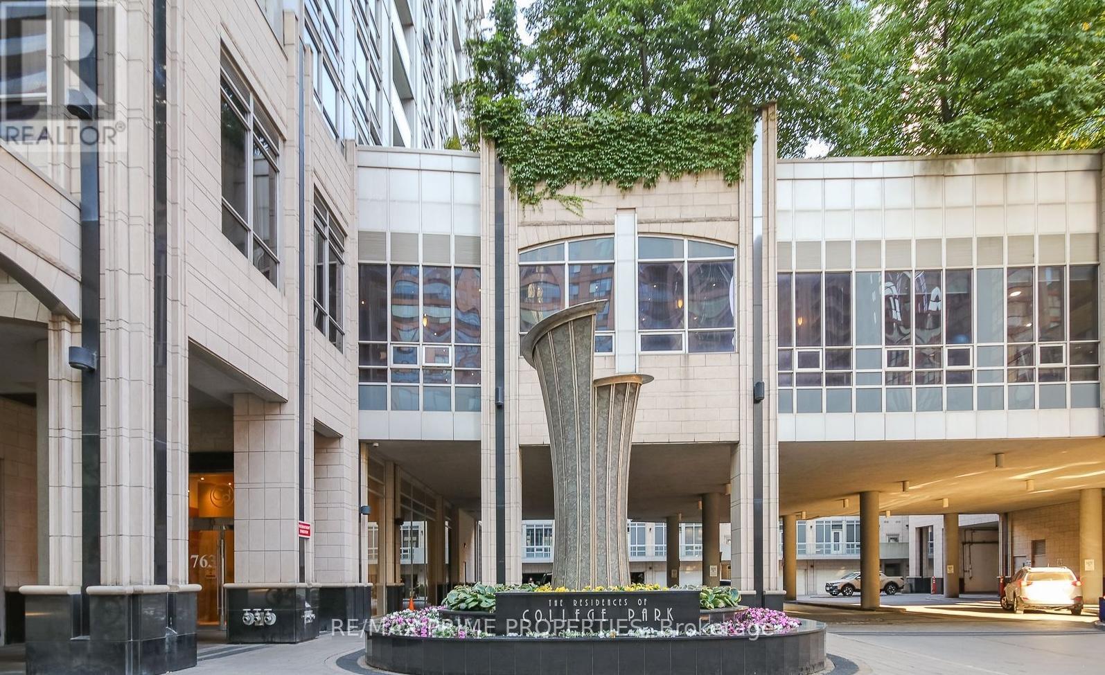 4702 - 763 Bay Street, Toronto, Ontario  M5G 2R3 - Photo 3 - C13000152