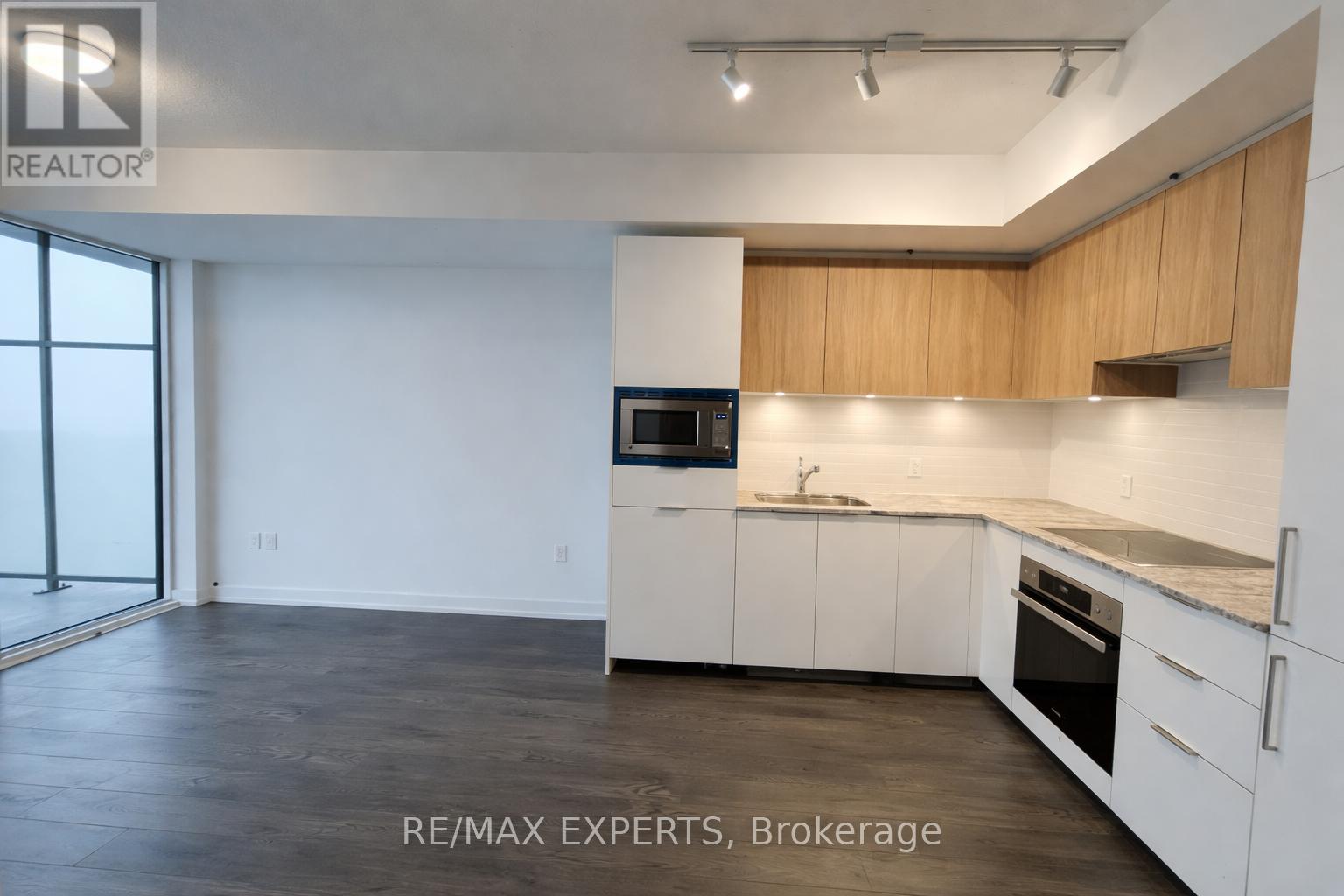 1518 - 20 O'neil Road, Toronto, Ontario  M3C 0R2 - Photo 2 - C13000172