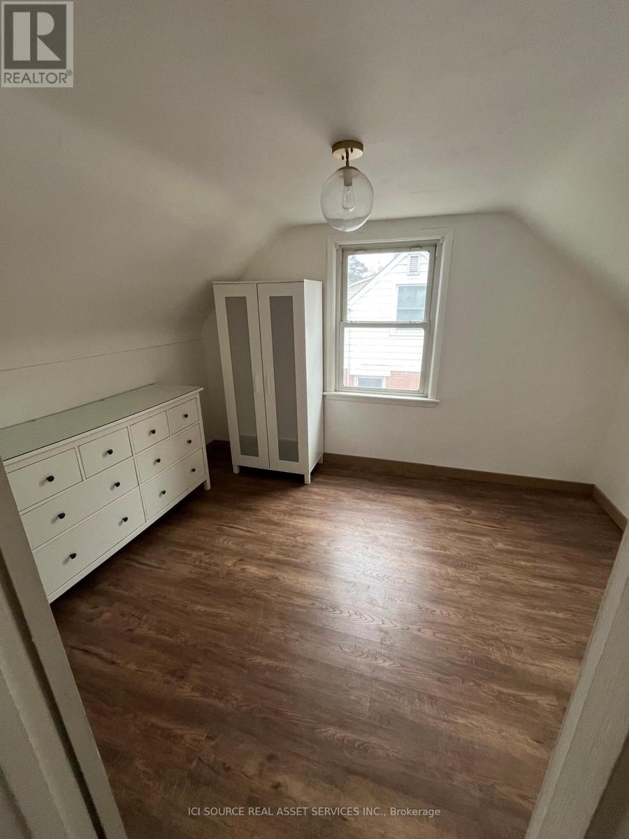 22 Mckay Road, Hamilton, Ontario  L9H 1H5 - Photo 8 - X12994480