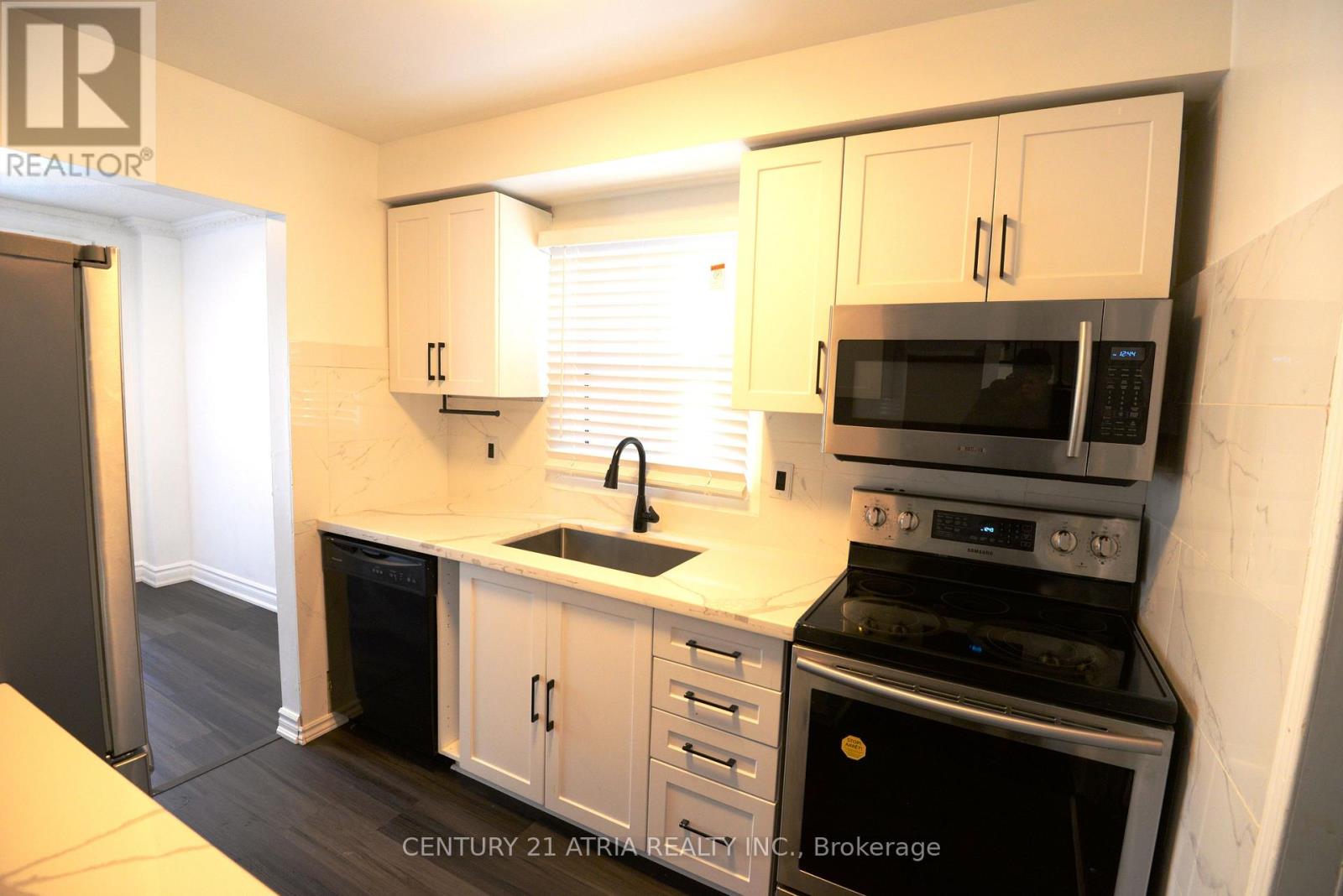 87 Radford Drive, Ajax, Ontario  L1T 2E2 - Photo 5 - E13000020