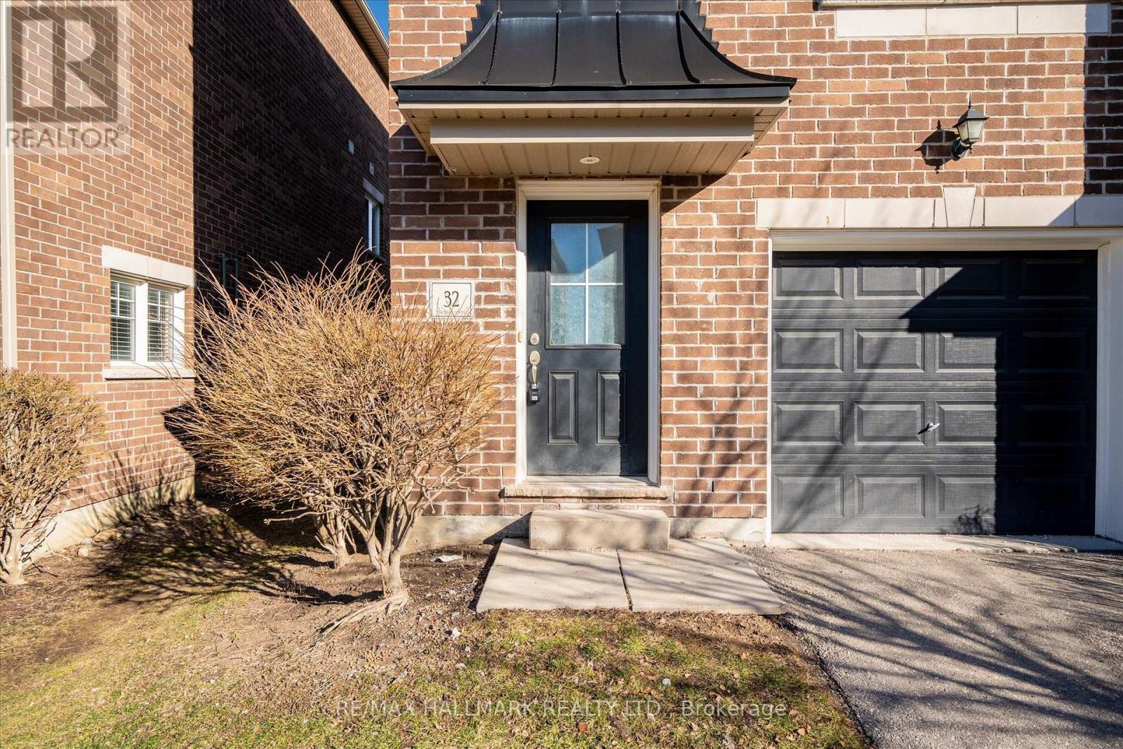 32 Katerson Lane, Clarington, Ontario  L1E 0E9 - Photo 2 - E13000056