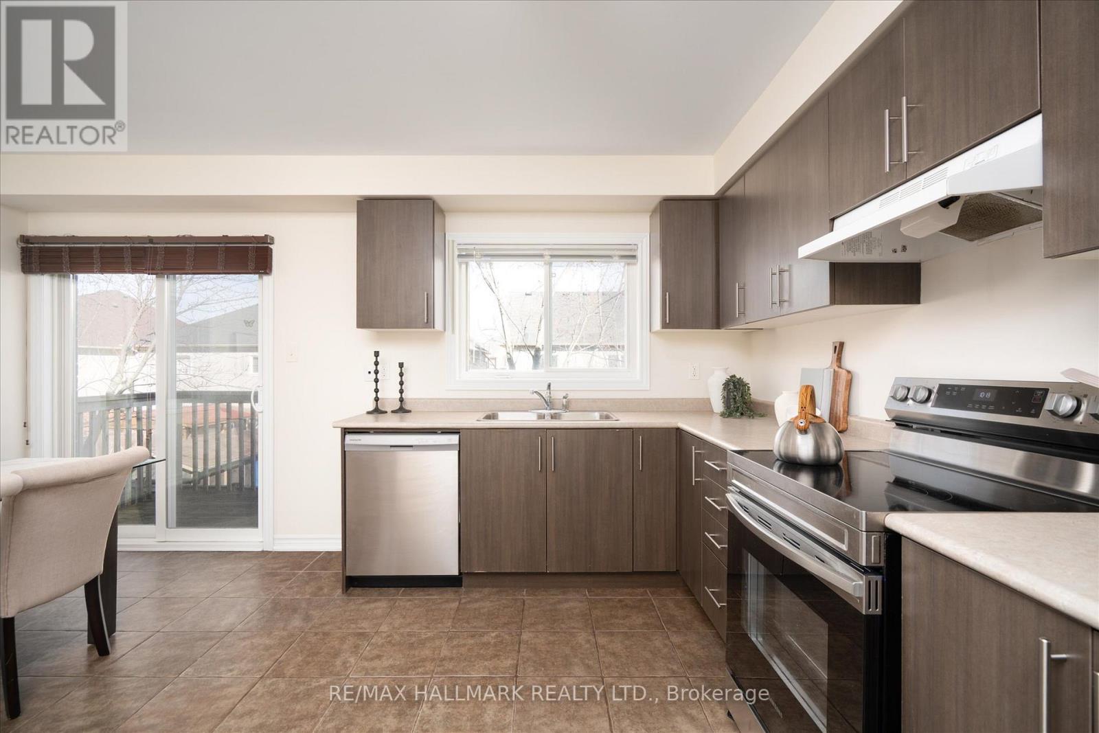 32 Katerson Lane, Clarington, Ontario  L1E 0E9 - Photo 9 - E13000056