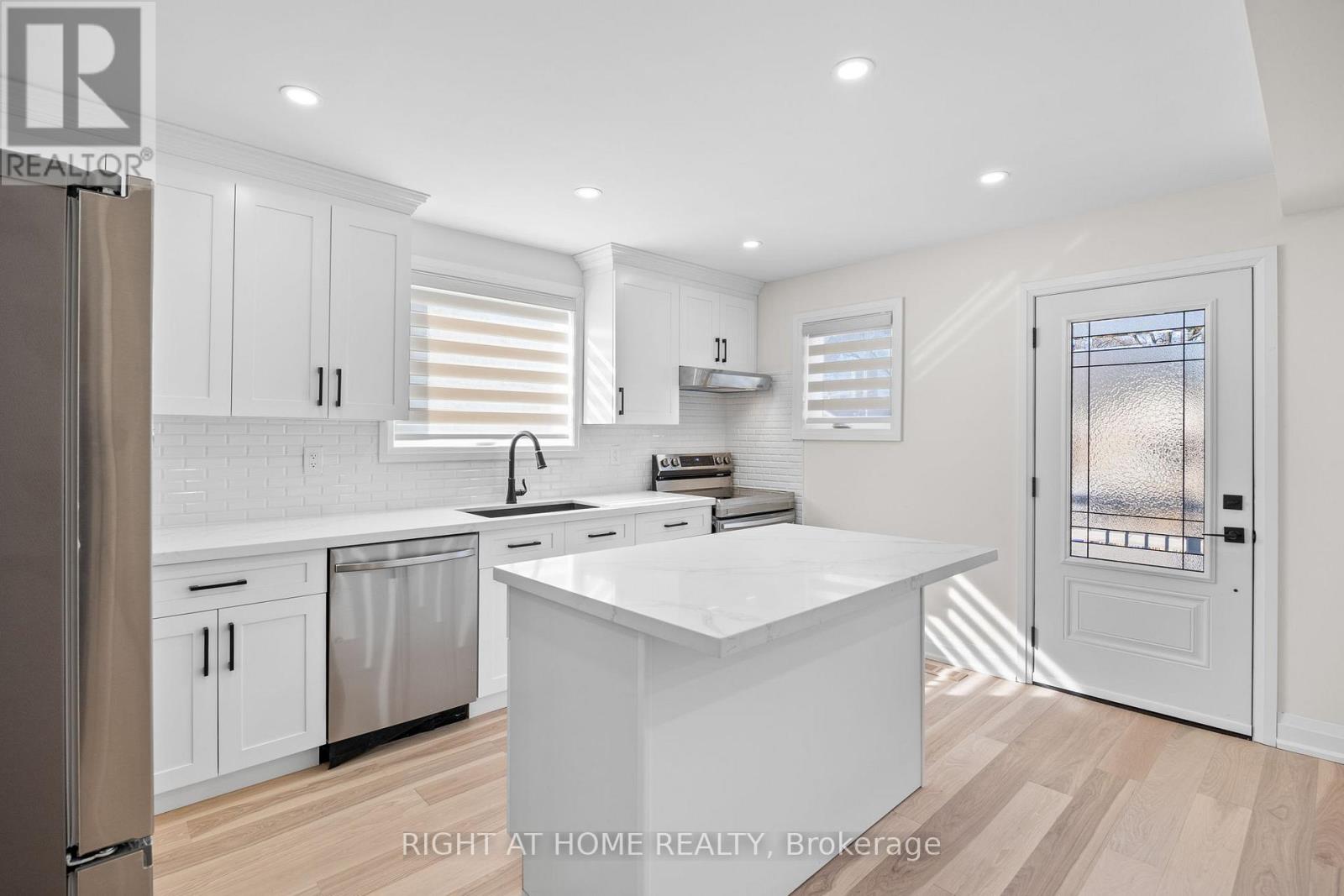 961 Victoria Park Avenue, Toronto, Ontario  M4B 2J4 - Photo 11 - E13000064