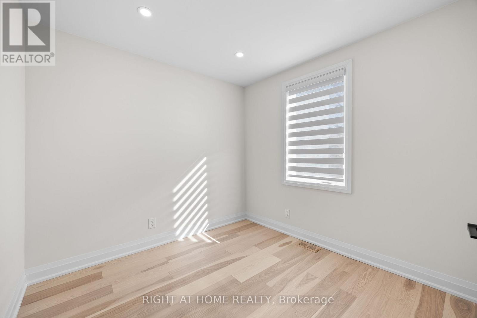 961 Victoria Park Avenue, Toronto, Ontario  M4B 2J4 - Photo 18 - E13000064