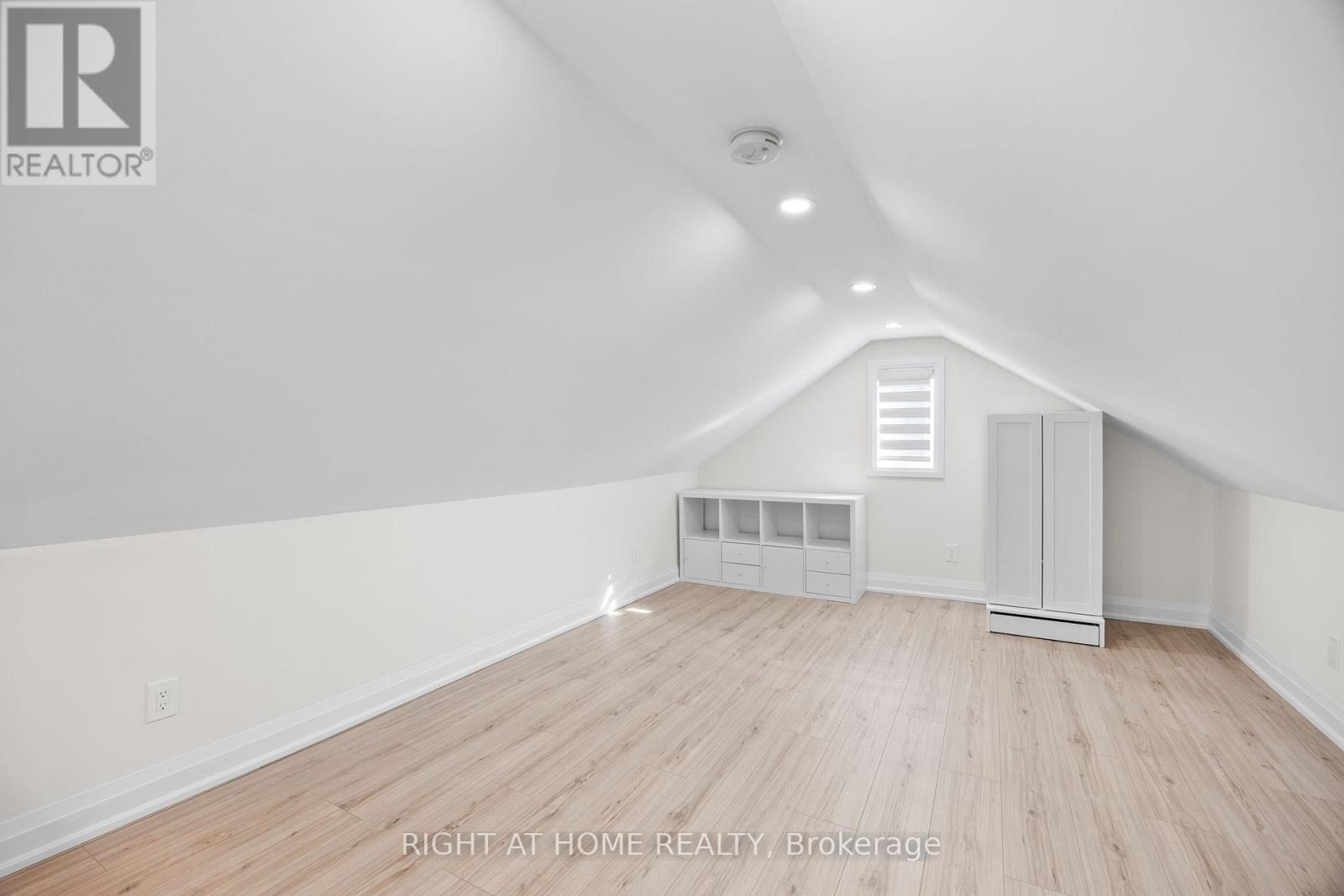 961 Victoria Park Avenue, Toronto, Ontario  M4B 2J4 - Photo 24 - E13000064