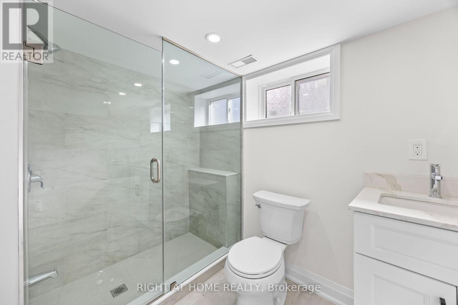 961 Victoria Park Avenue, Toronto, Ontario  M4B 2J4 - Photo 35 - E13000064