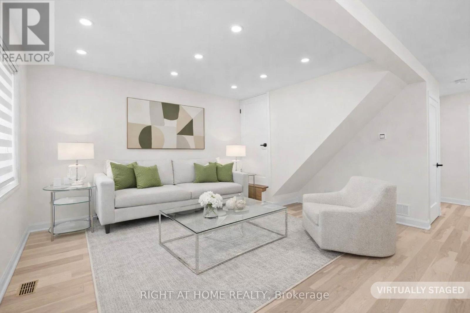 961 Victoria Park Avenue, Toronto, Ontario  M4B 2J4 - Photo 5 - E13000064