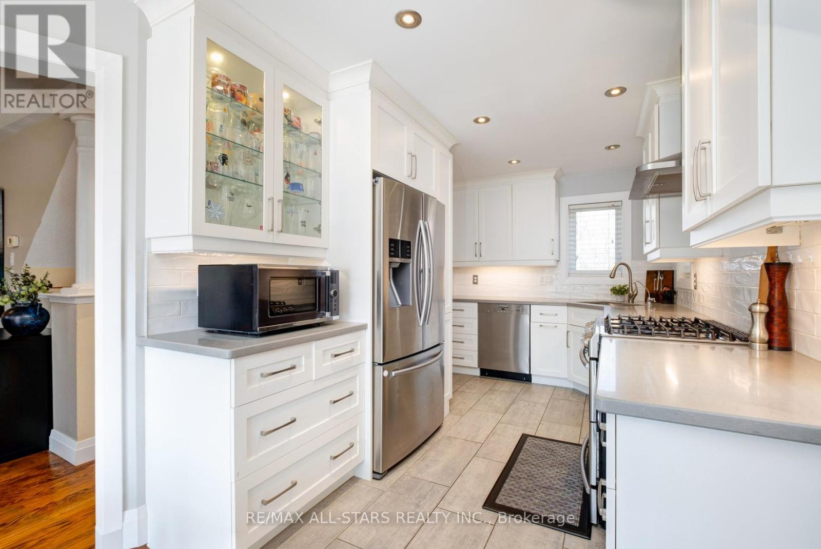 72 Wessex Drive, Whitby, Ontario  L1M 2C2 - Photo 12 - E13000100