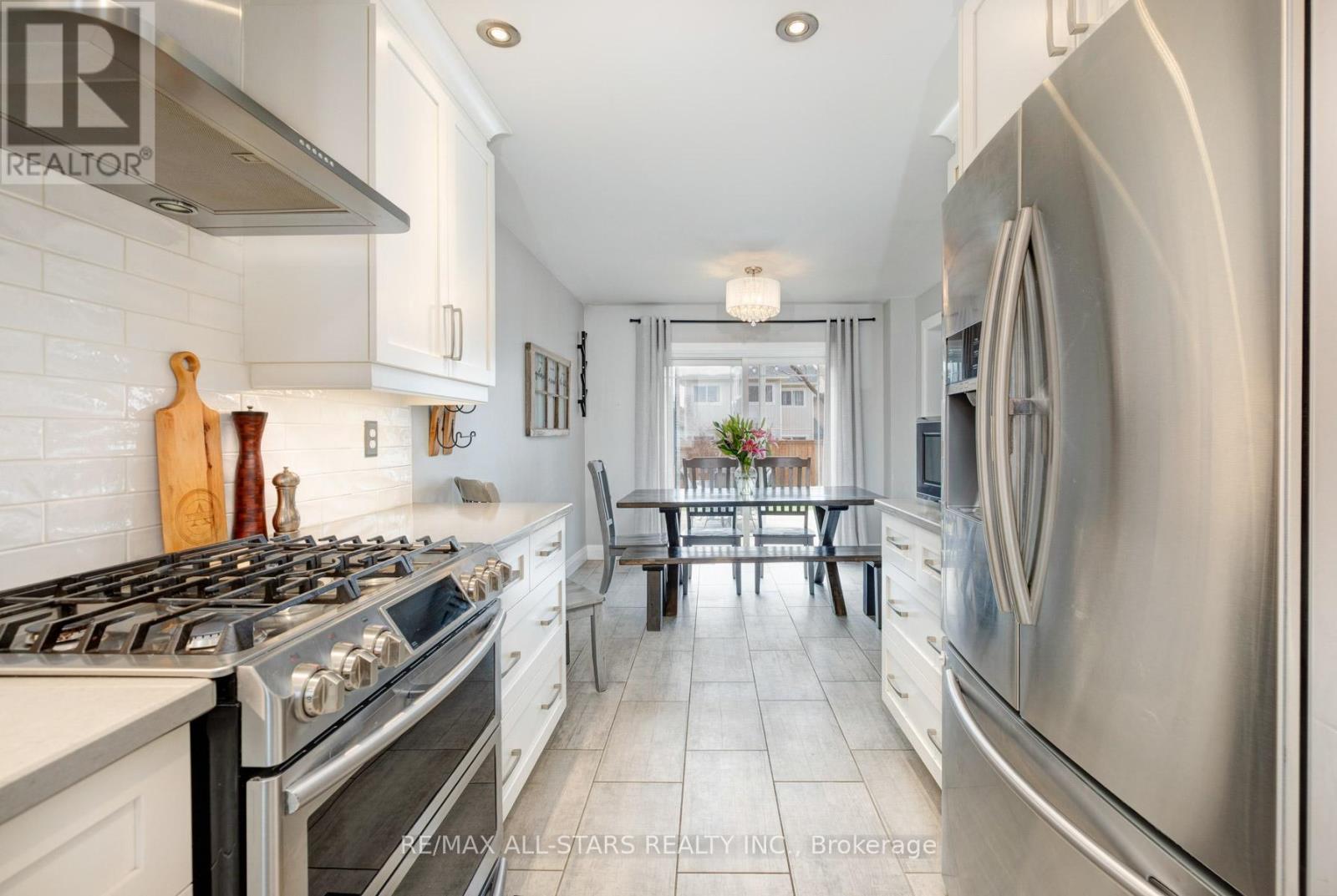 72 Wessex Drive, Whitby, Ontario  L1M 2C2 - Photo 22 - E13000100