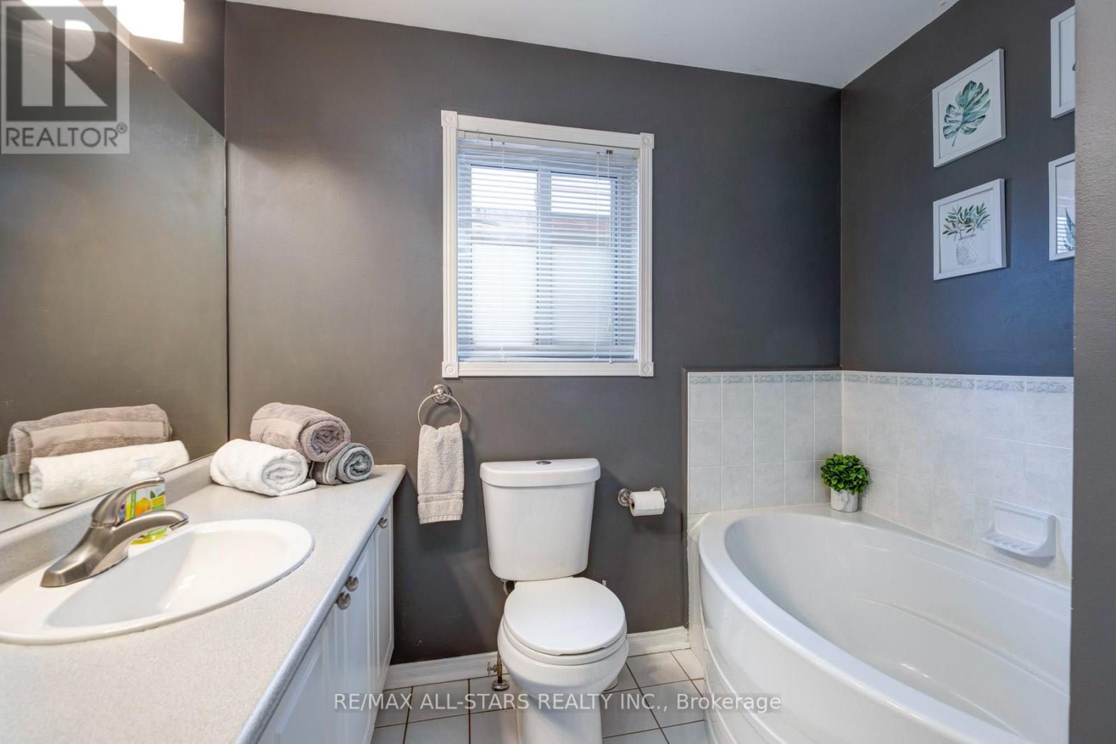 72 Wessex Drive, Whitby, Ontario  L1M 2C2 - Photo 29 - E13000100