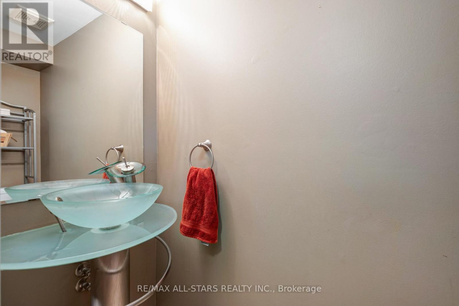 72 Wessex Drive, Whitby, Ontario  L1M 2C2 - Photo 32 - E13000100