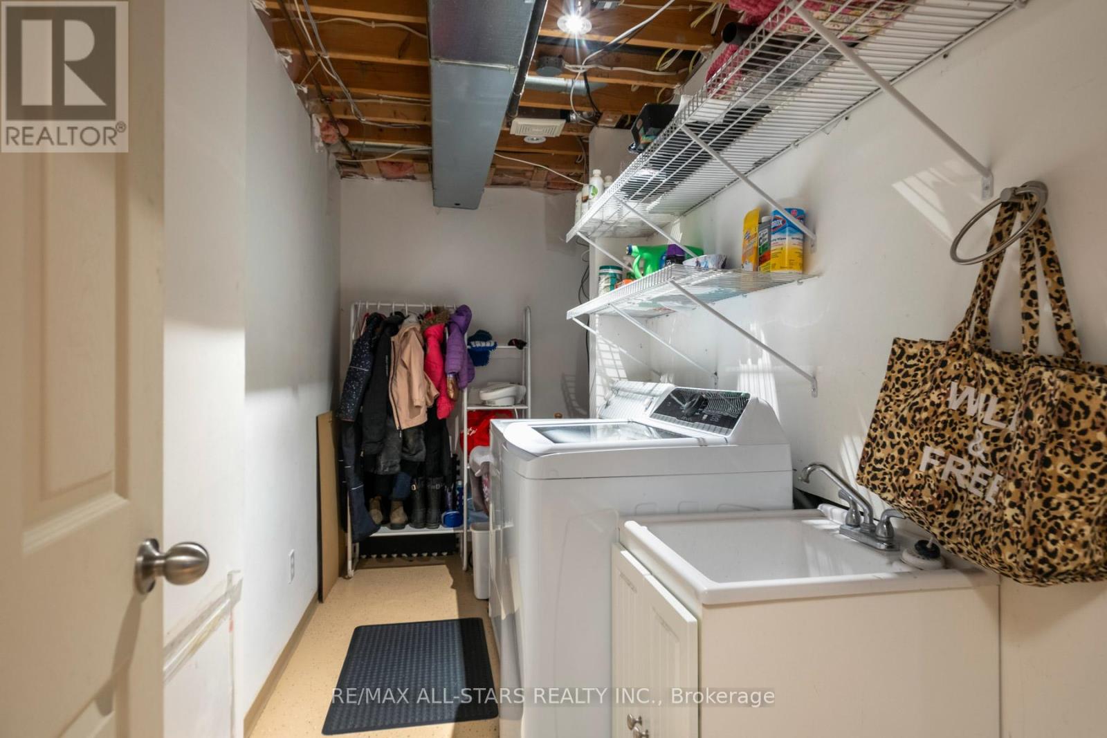 72 Wessex Drive, Whitby, Ontario  L1M 2C2 - Photo 33 - E13000100