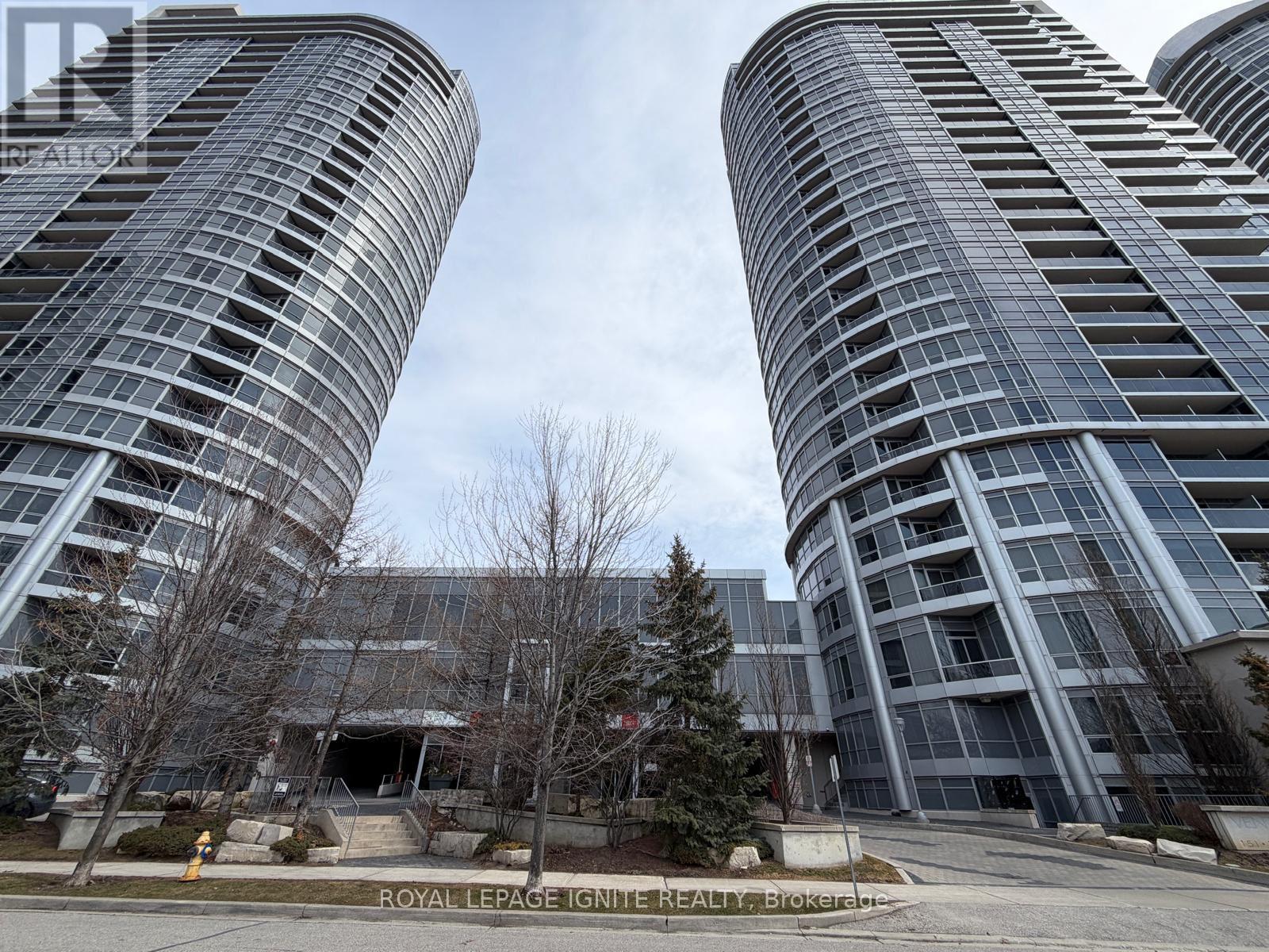 2001 - 151 VILLAGE GREEN SQUARE, Toronto, Ontario