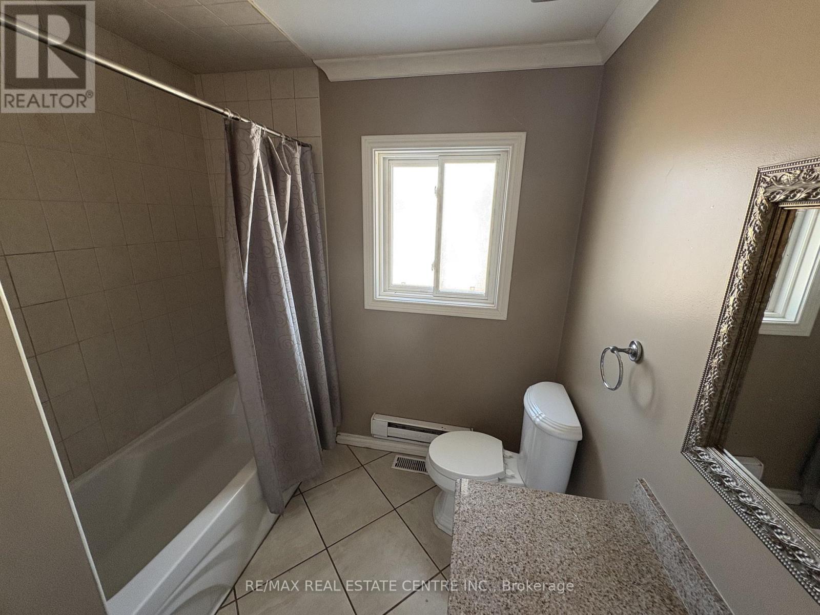 260 Sydney Street, Milton, Ontario  L9T 1E1 - Photo 10 - W12509330