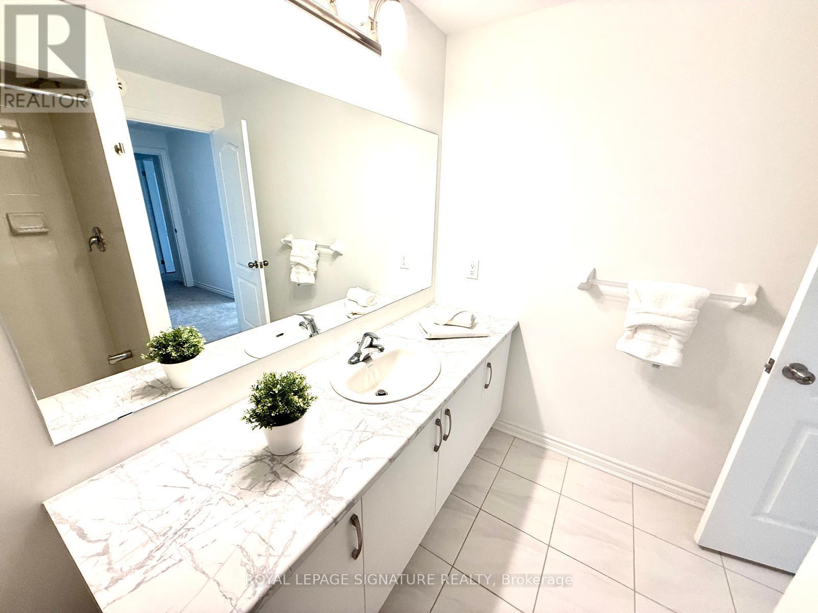 429 Dougall Avenue, Caledon, Ontario L7C 4L5 - Photo 22 - W12982140