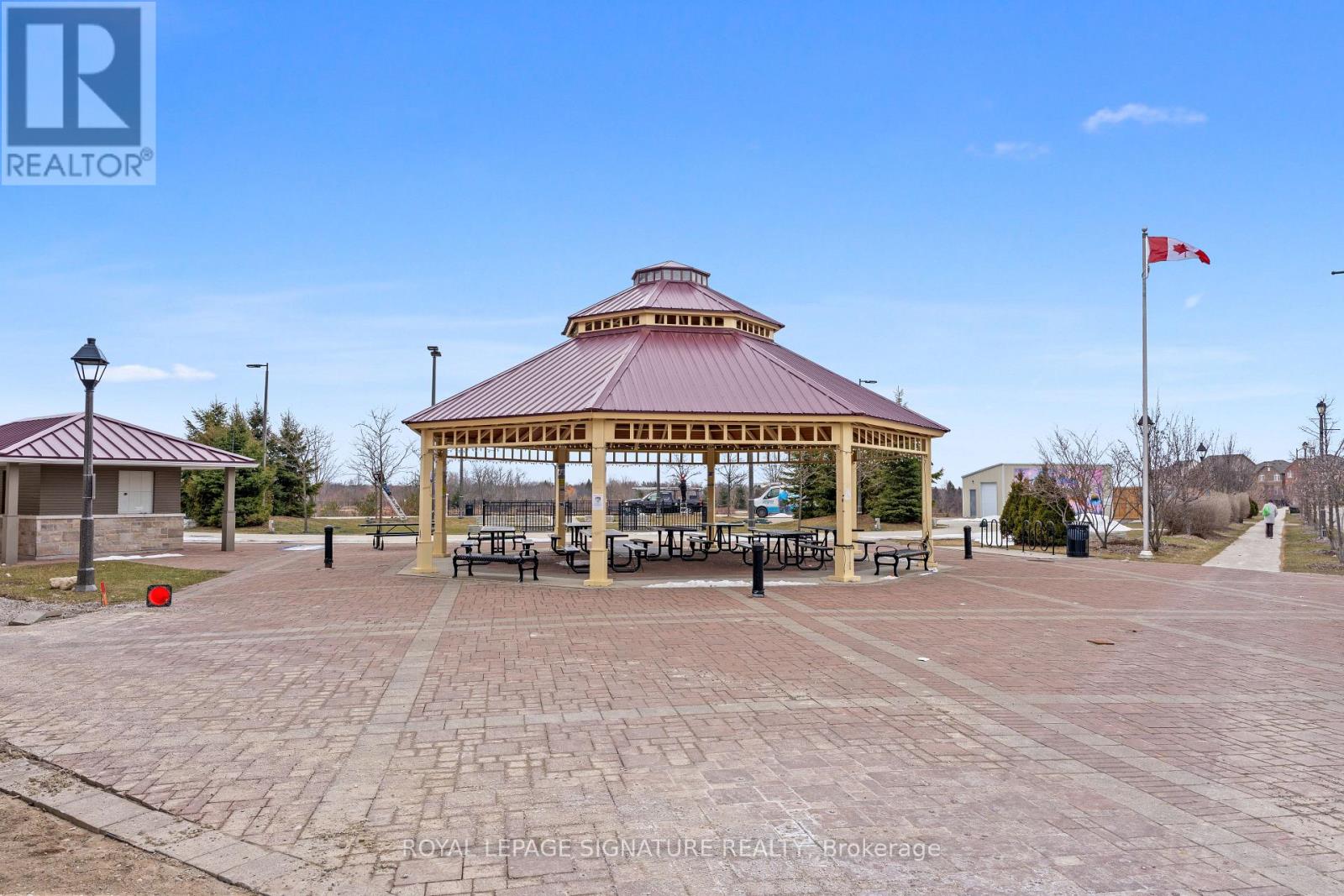 429 Dougall Avenue, Caledon, Ontario L7C 4L5 - Photo 32 - W12982140