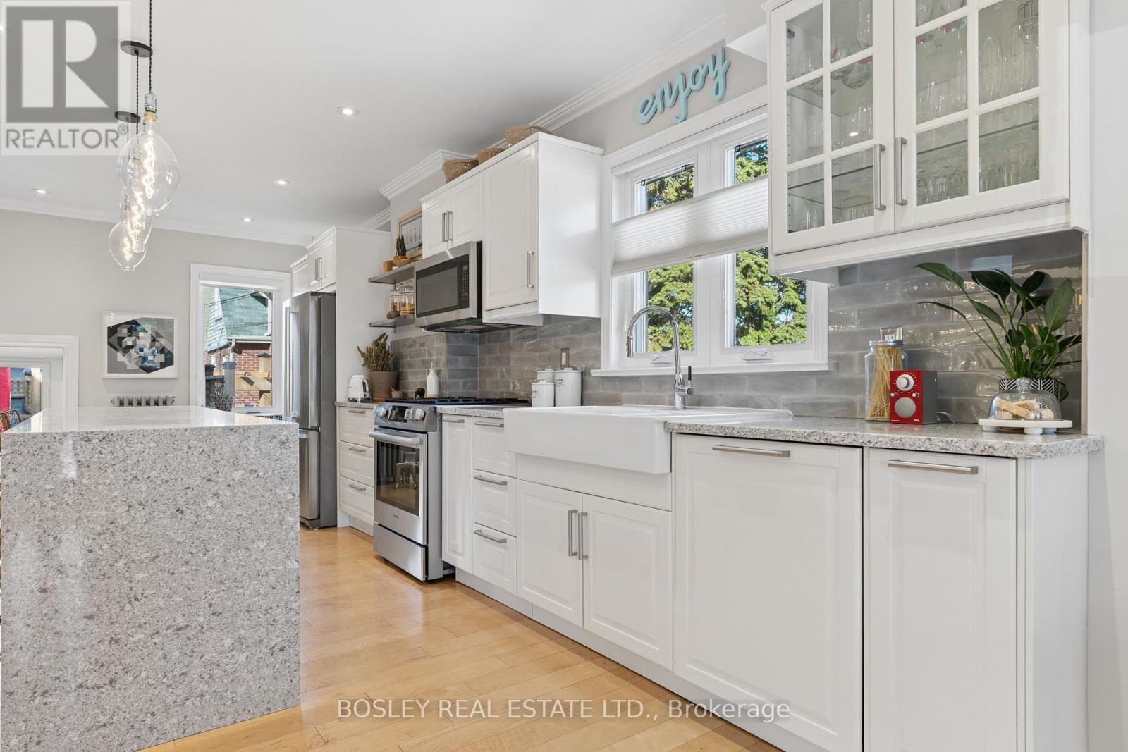 66 Ninth Street, Toronto, Ontario  M8V 3E3 - Photo 9 - W12995696