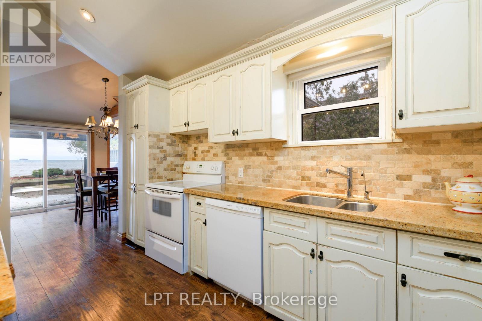 76 Mcrae Beach Road, Georgina, Ontario  L0E 1N0 - Photo 13 - N12999972