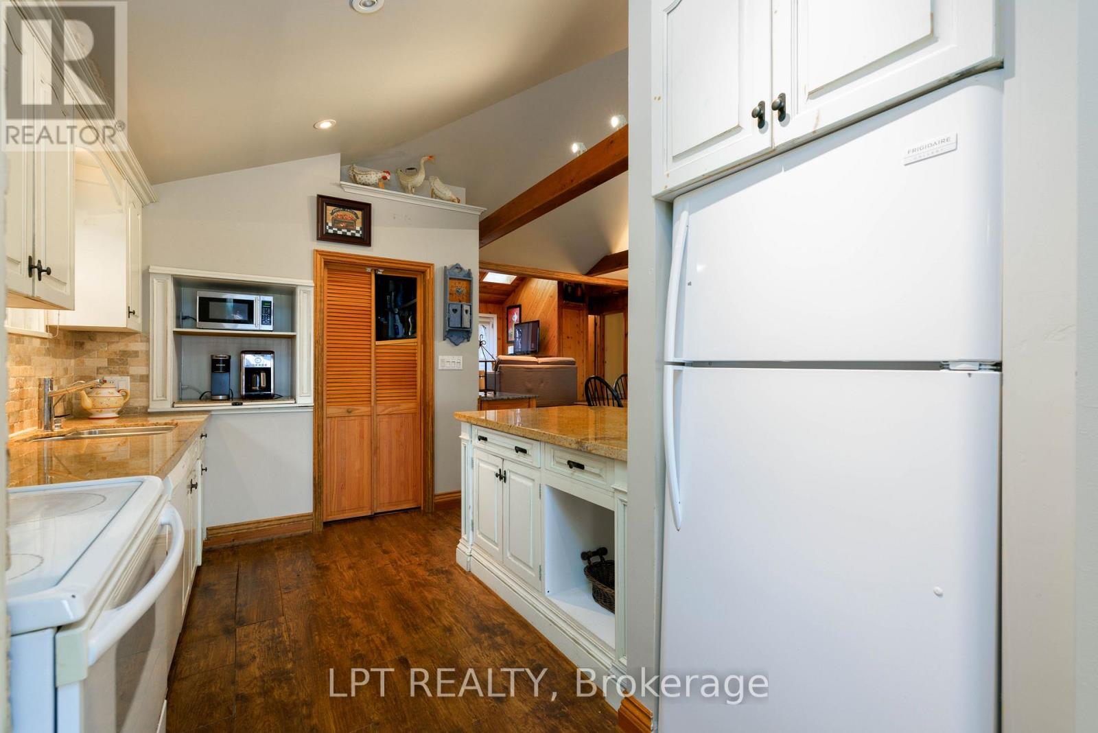 76 Mcrae Beach Road, Georgina, Ontario  L0E 1N0 - Photo 15 - N12999972